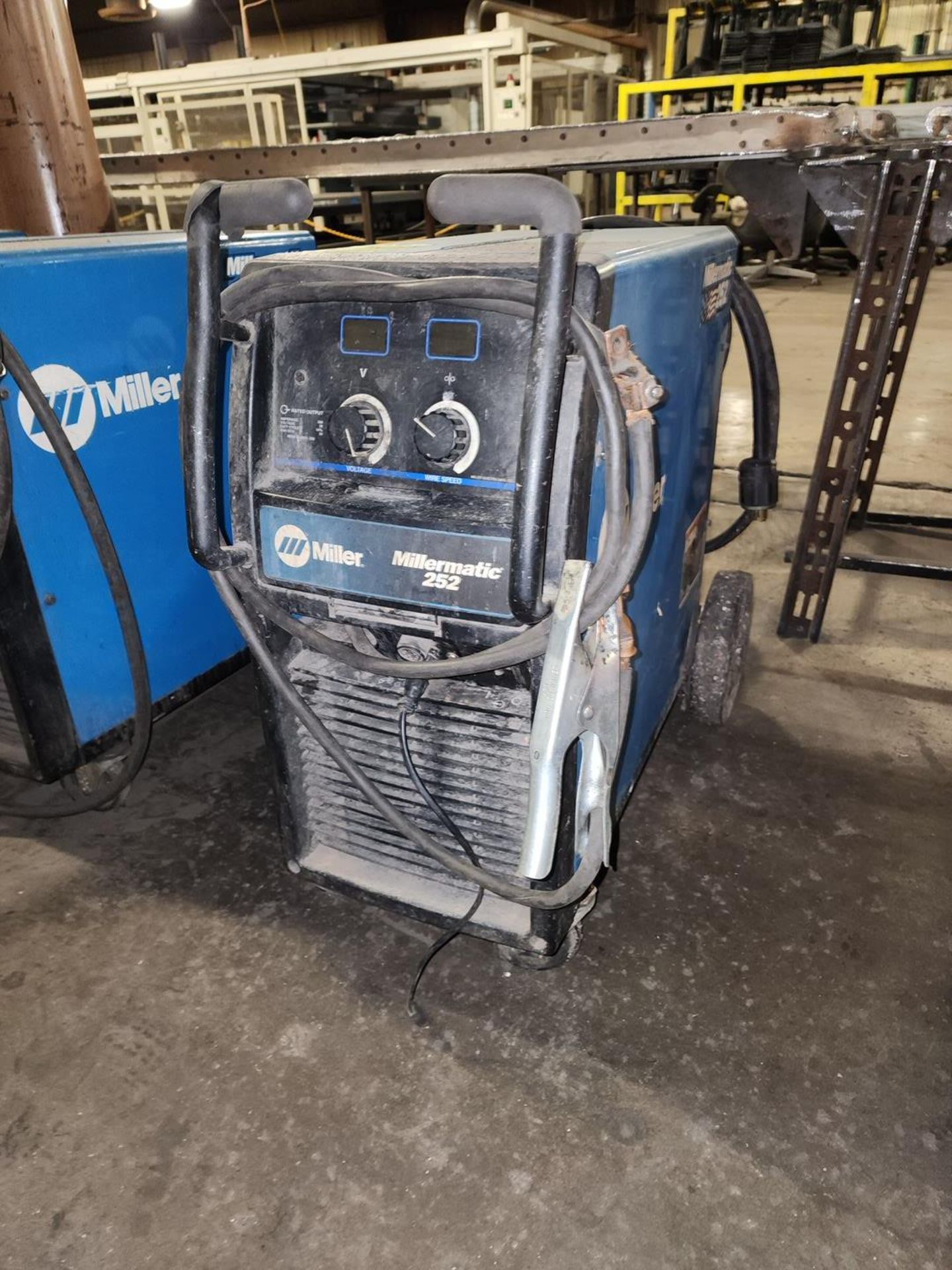 Miller Millermatic 252 Mig Welder 230/460/575V, 1PH, 60HZ - Image 2 of 4