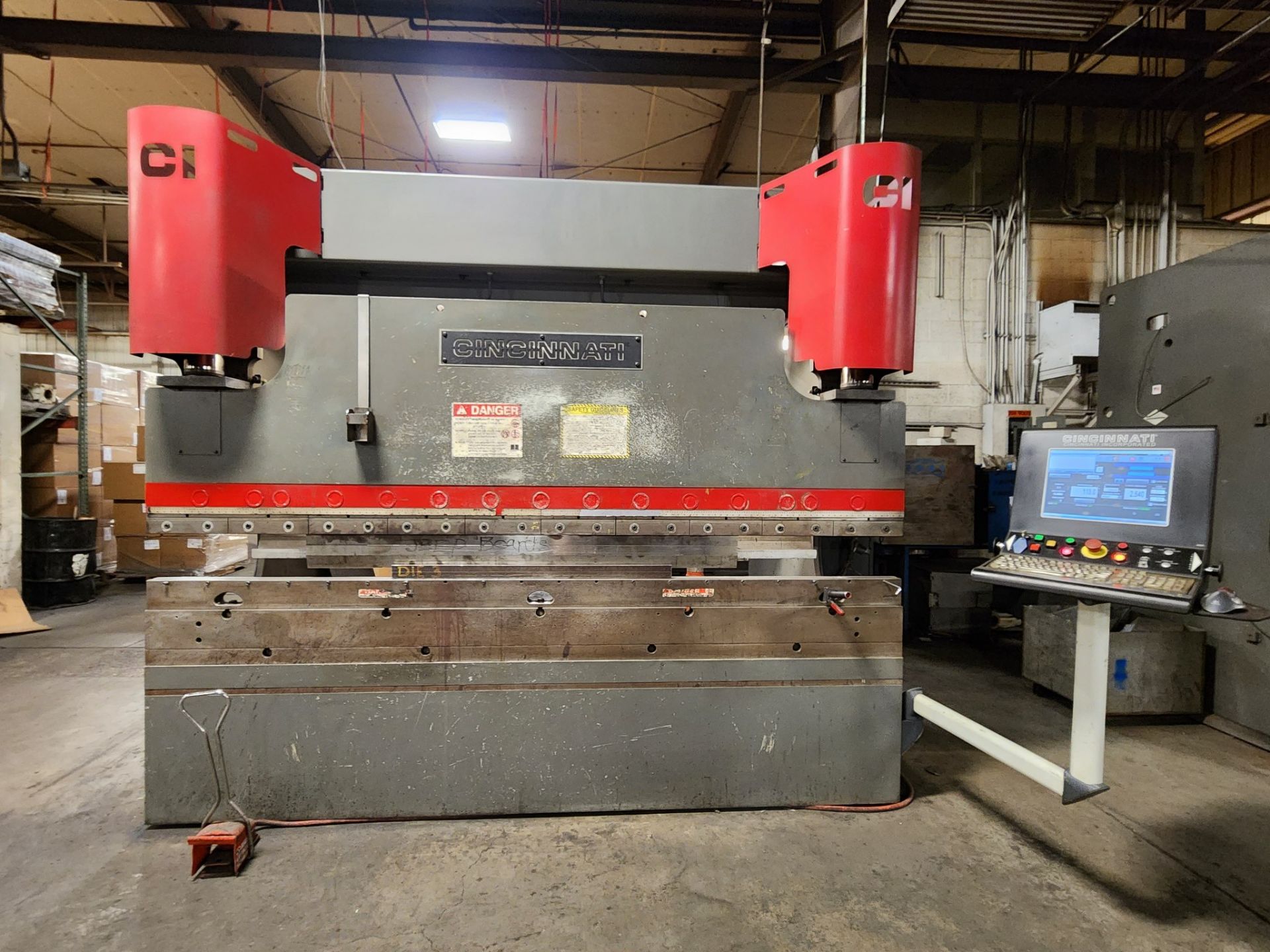 2014 Cincinnati 90 Ton x 10' CNC Press Brake w/ CNC Backgauge