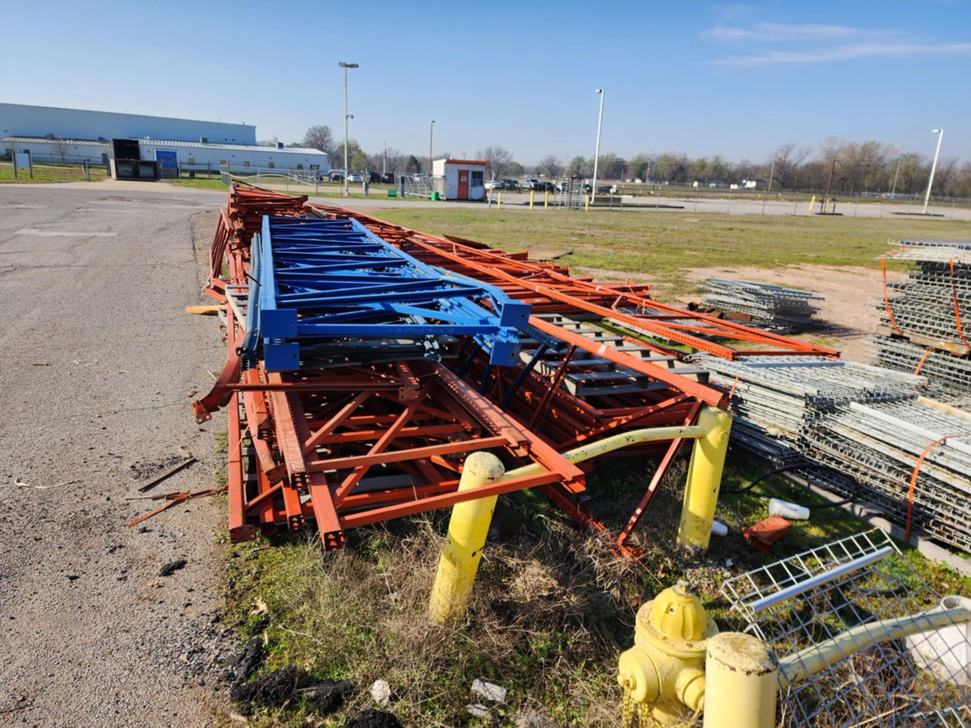 Assorted Pallet Racks Approx. (35) Uprights, Range: Up To 22'H x 48"; Approx. (200+) Crossbeams, - Image 17 of 19