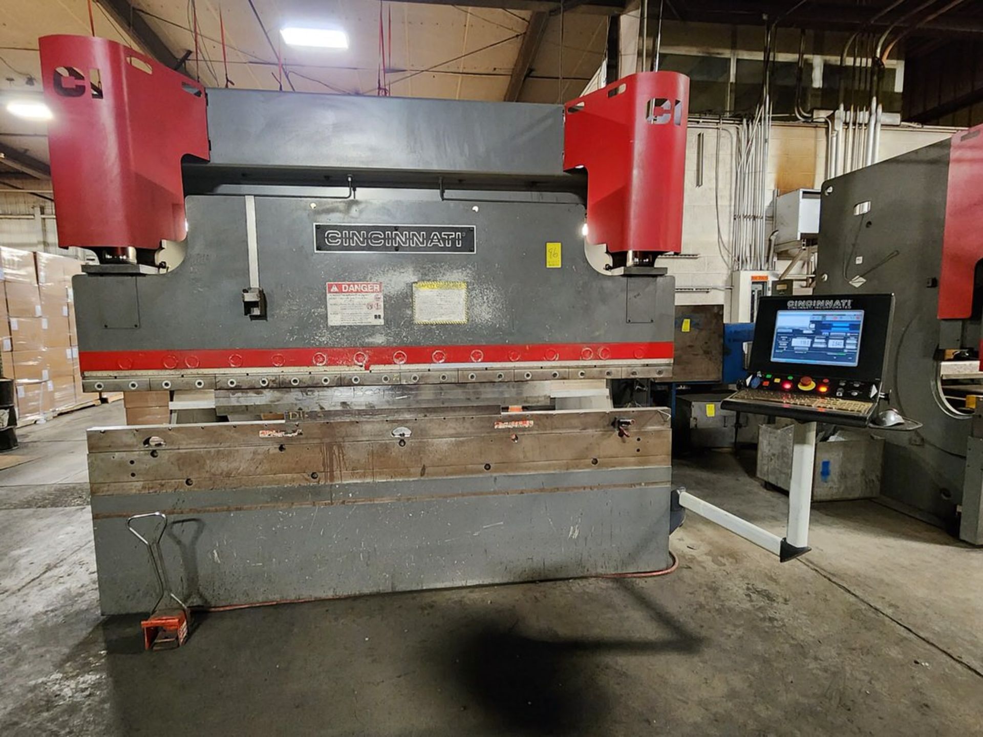 2014 Cincinnati 90 Ton x 10' Press Brake w/ CNC Backgauge