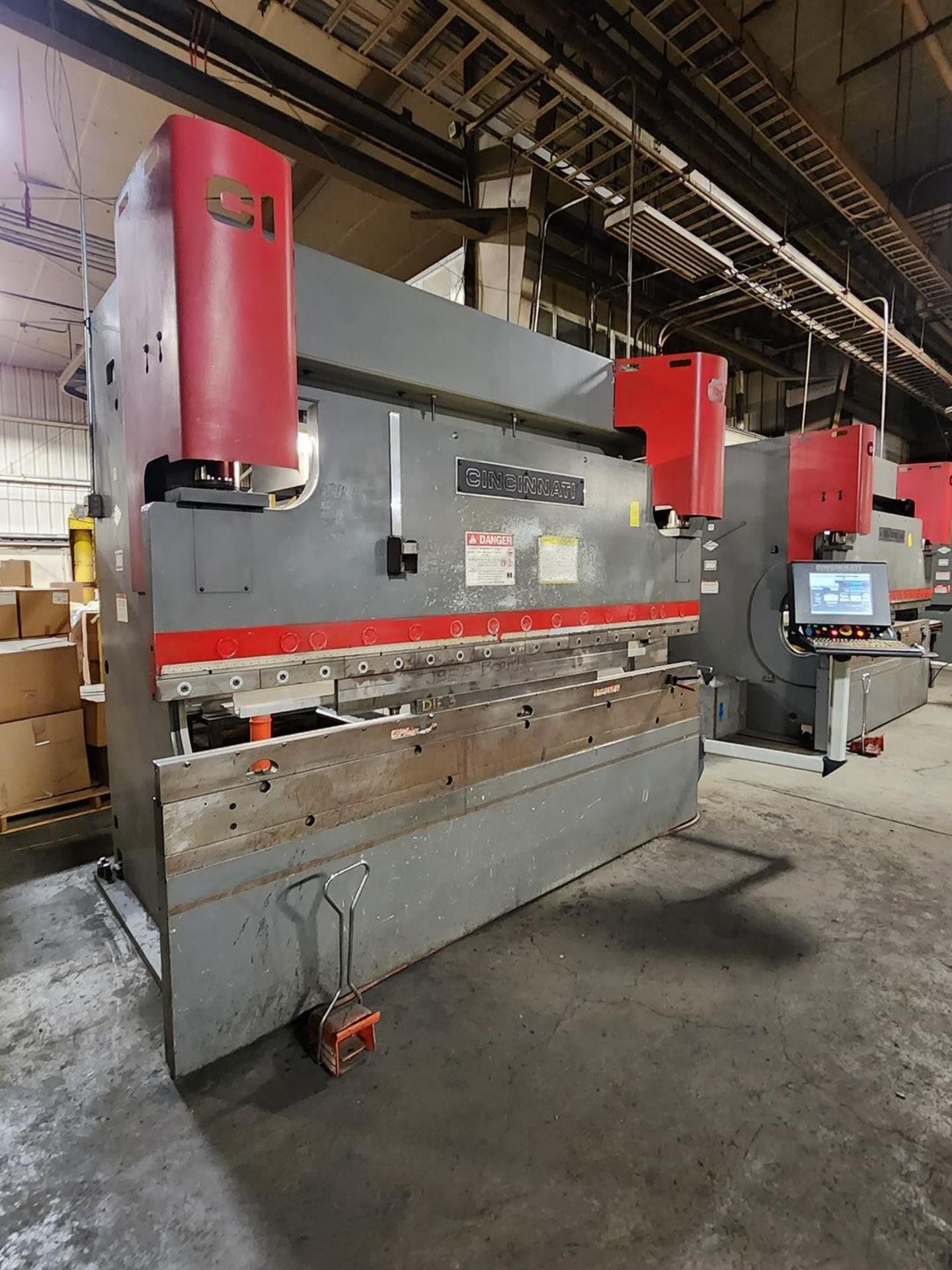 2014 Cincinnati 90 Ton x 10' Press Brake w/ CNC Backgauge - Image 2 of 8