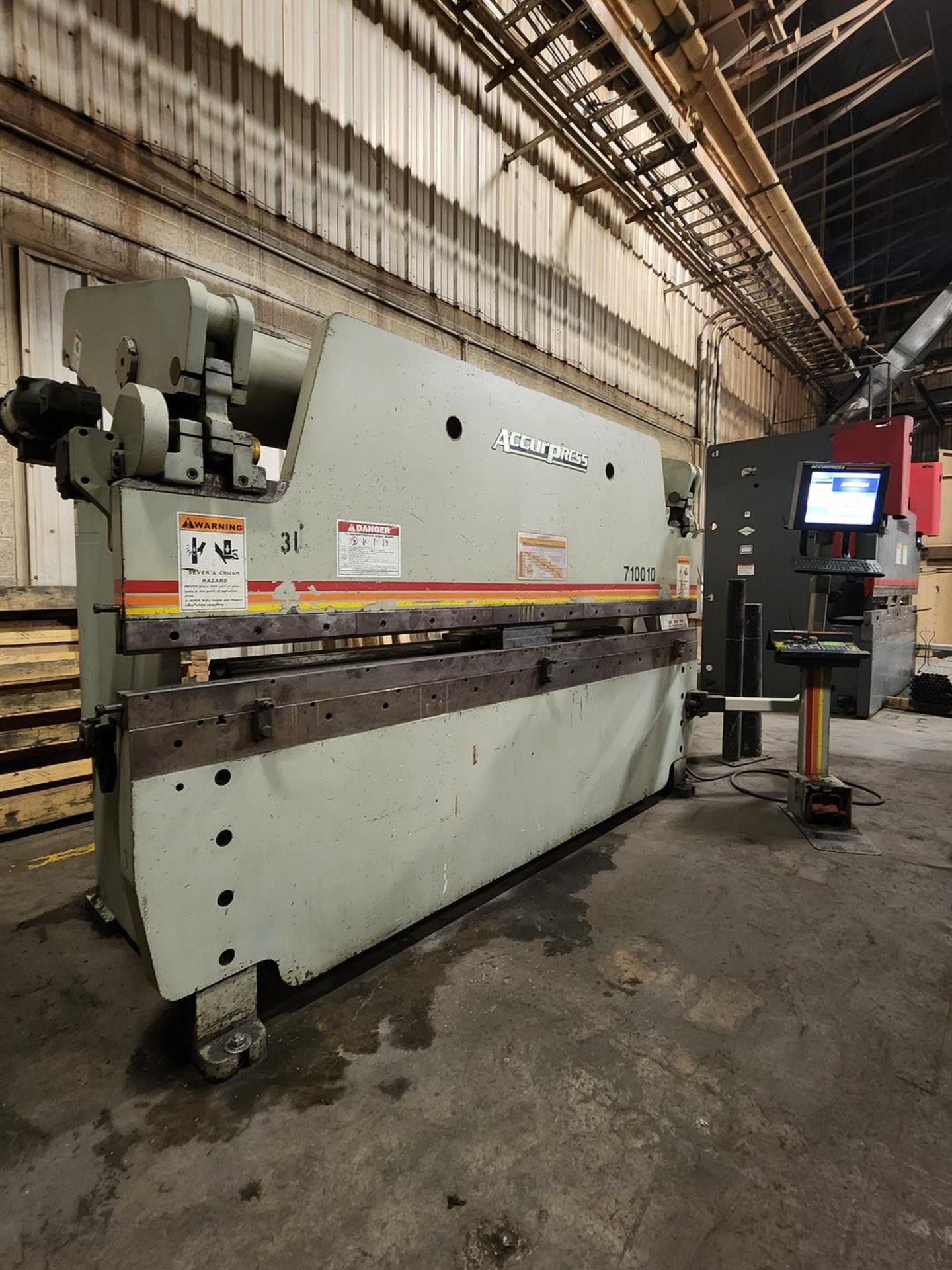 2001 Accurpress 710010 100 Ton x 10' CNC Press Brake w/ CNC Backgauge & Upgraded ETS 3000 Control - Image 3 of 13