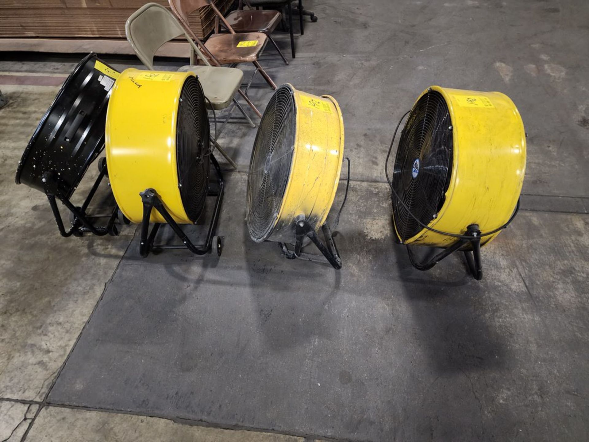 (4) 24" Drum Fans W/ (5) Chairs - Image 2 of 7