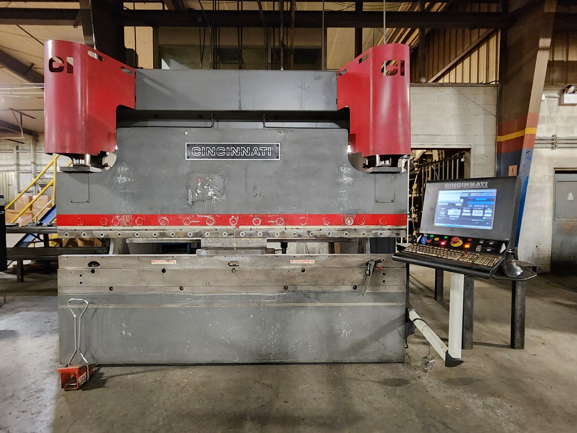 2014 Cincinnati 90 Ton x 10' Press Brake w/ CNC Backgauge