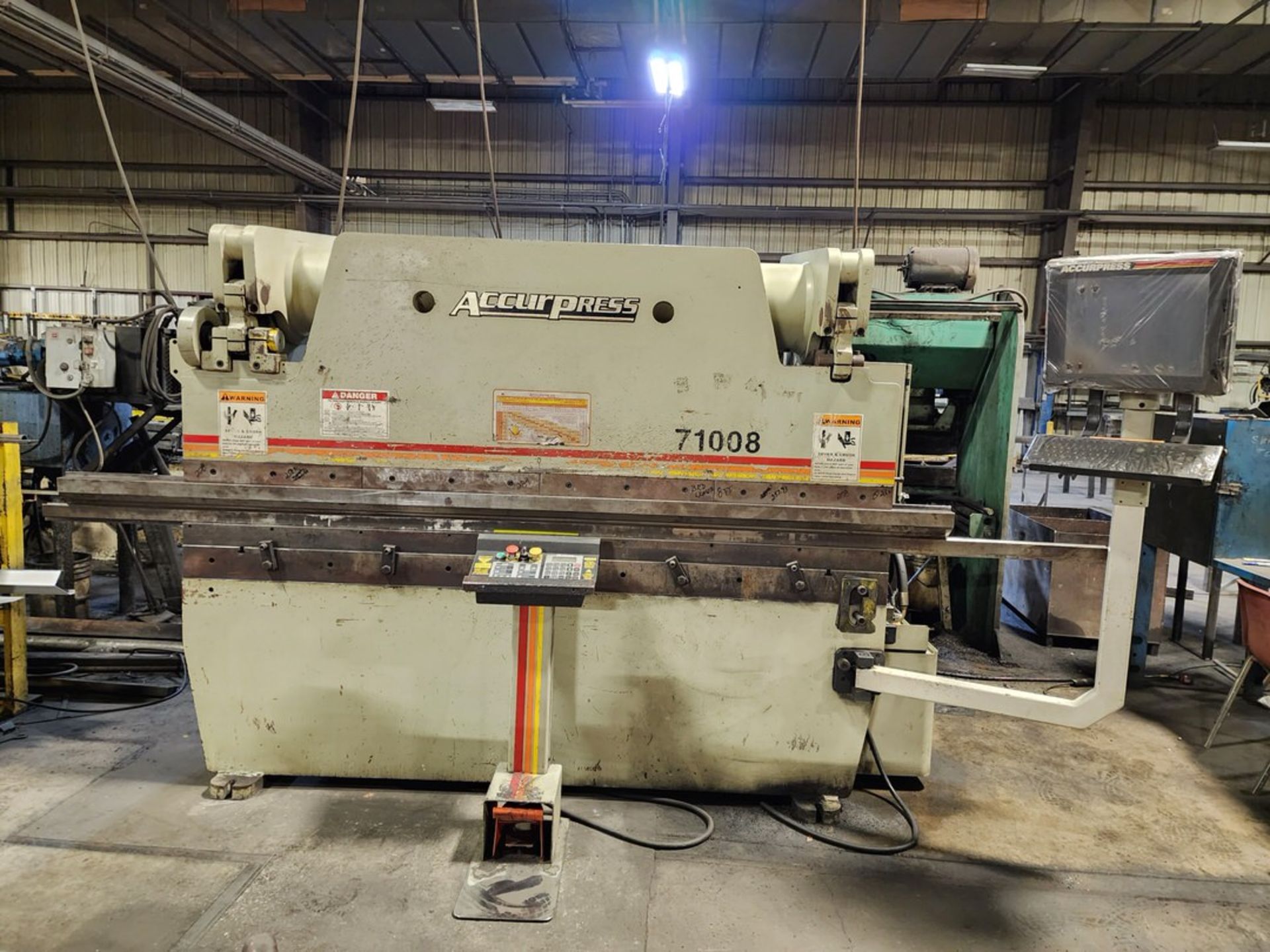 2004 Accurpress 100 Ton x 8' CNC Press Brake w/ CNC Backgauge & Upgraded ETS 3000 Control - Image 2 of 15