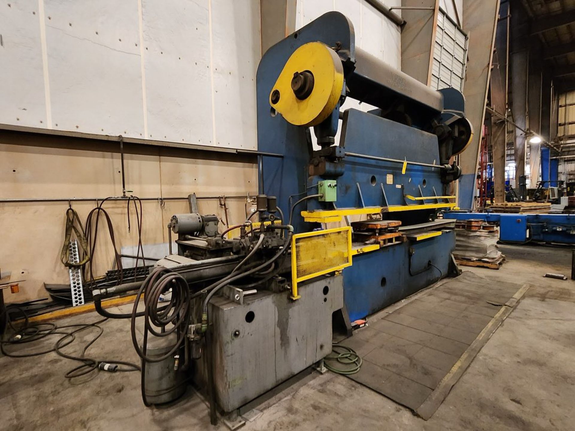 Verson 6010 60Ton Punch Press 10' Bed, W/ Foot Control, W/ Coil, W/ Stl. Plates; (No Tag); To - Image 5 of 26