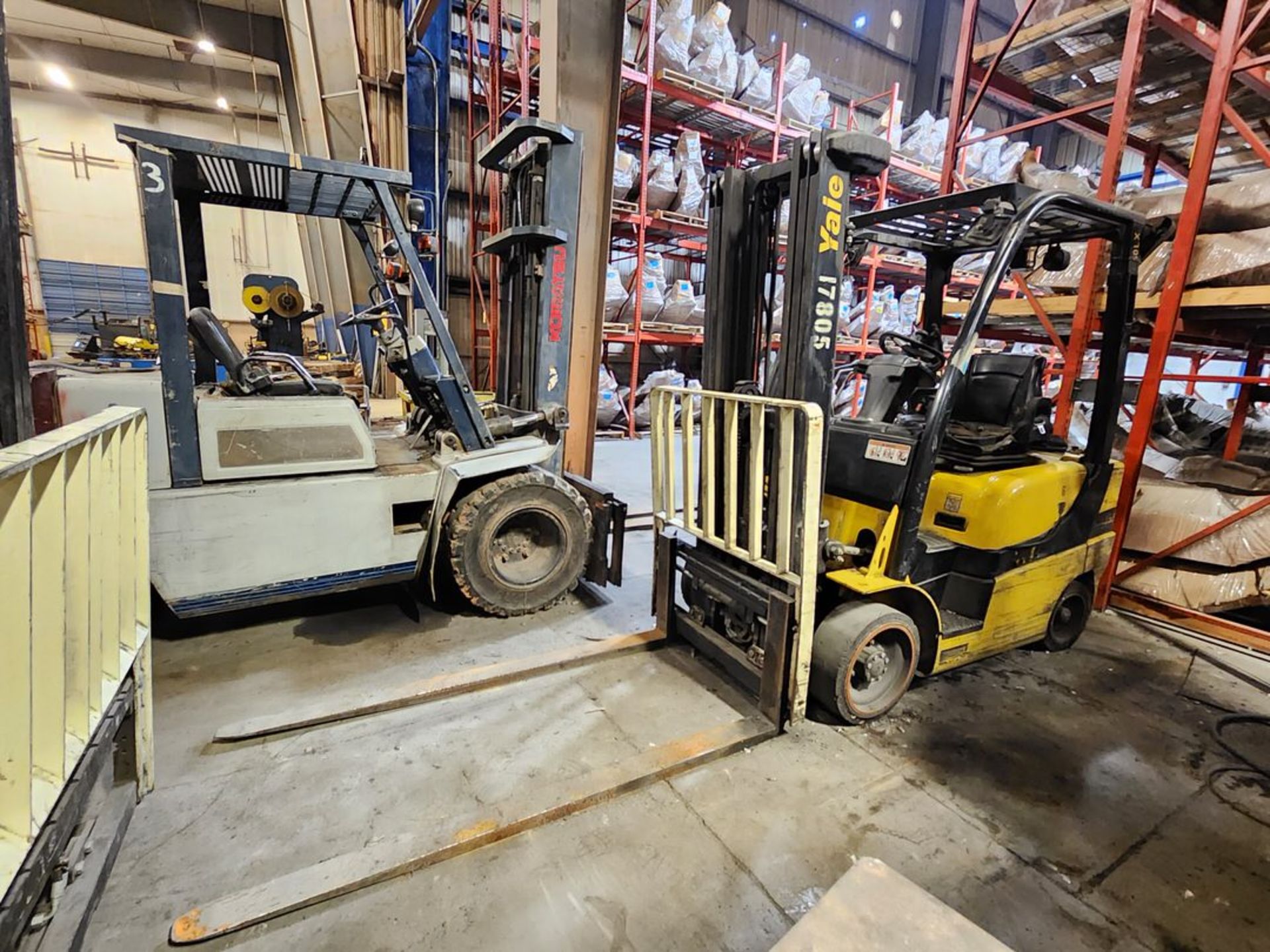 Yale GLC050LXNVAE087 LP Forklift 3-Stage Mast, W/ 72" Forks, 188" Max Lift Ht., 4800lb Cap. (Not - Image 4 of 13