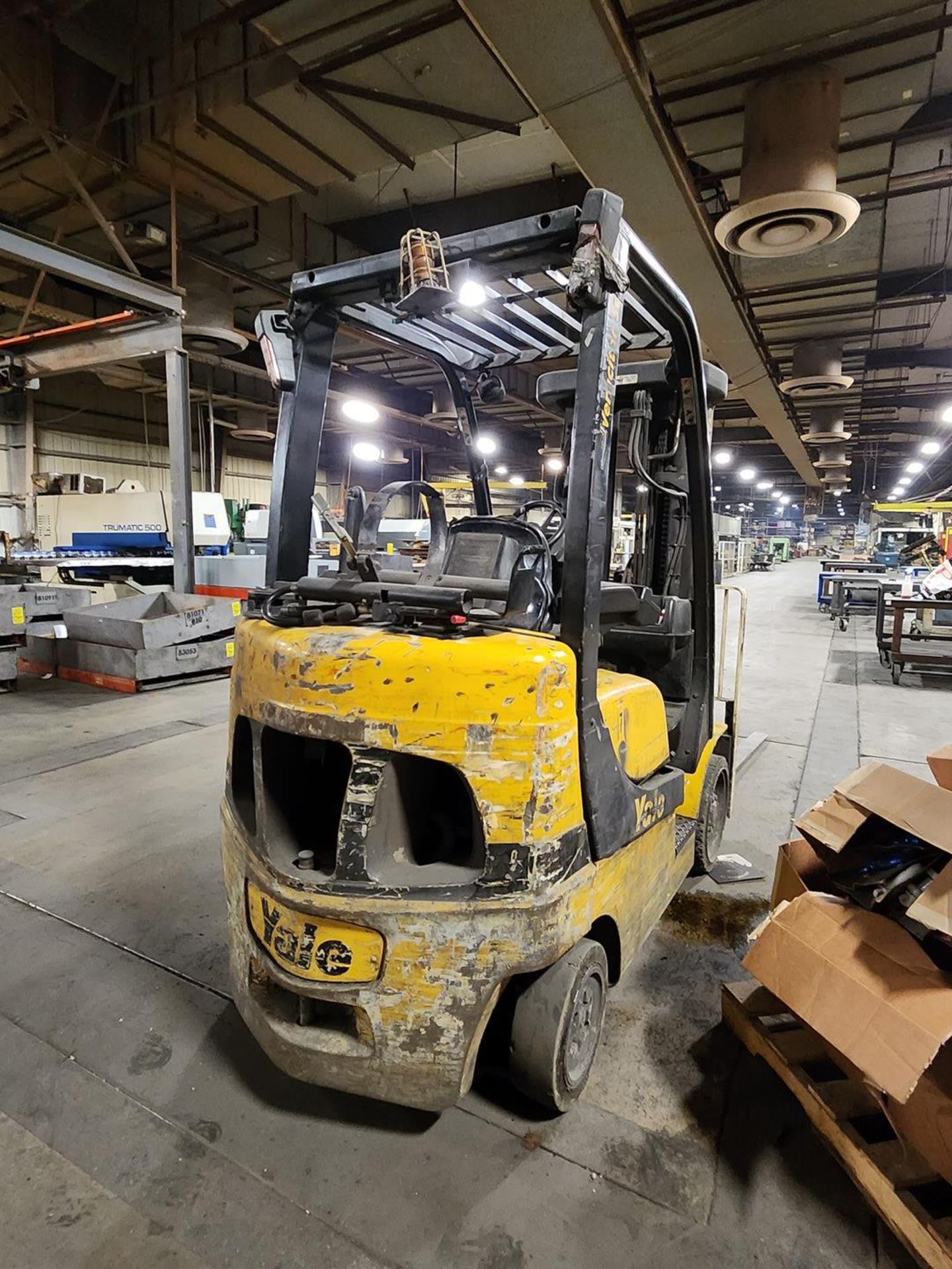 Yale GLC050VXNVSQ84 LP Forklift 4-Stage Mast, W/ 72" Forks, 240" Max Lift Ht., 4450lb Cap. (Not - Image 4 of 13