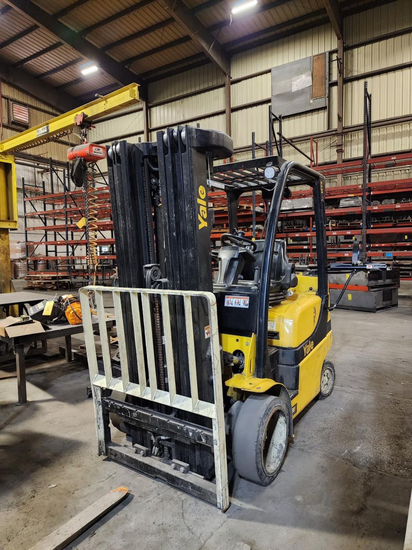 Yale GLC050VXNEAQ084 LP Forklift 4-Stage Mast, W/ Out Forks, 240" Max Lift Ht., 4400lb Cap. (Not