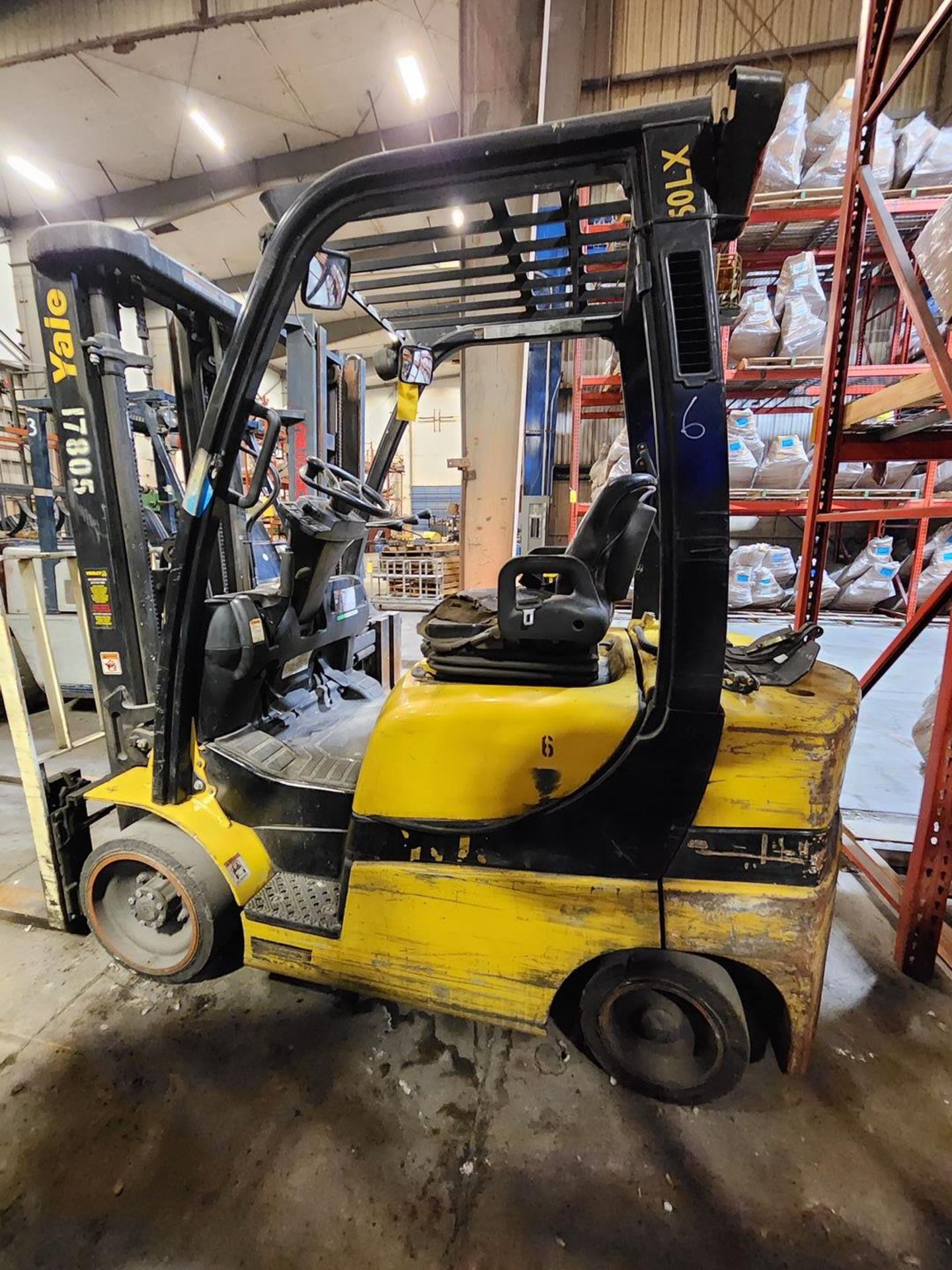 Yale GLC050LXNVAE087 LP Forklift 3-Stage Mast, W/ 72" Forks, 188" Max Lift Ht., 4800lb Cap. (Not - Image 8 of 13