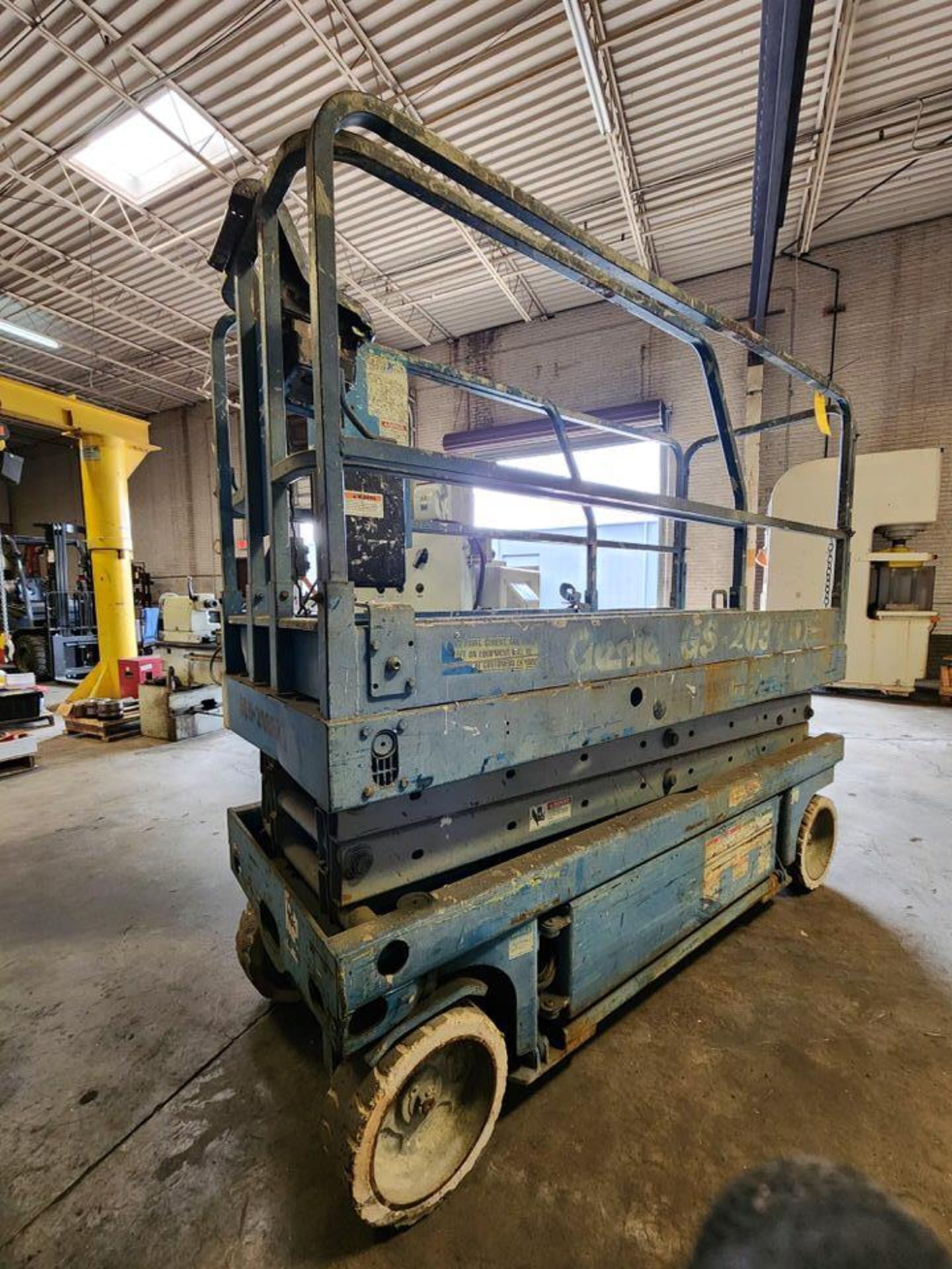 Genie GS-2032 Scissor Lift, Max Lift Ht: 26' - Image 3 of 8