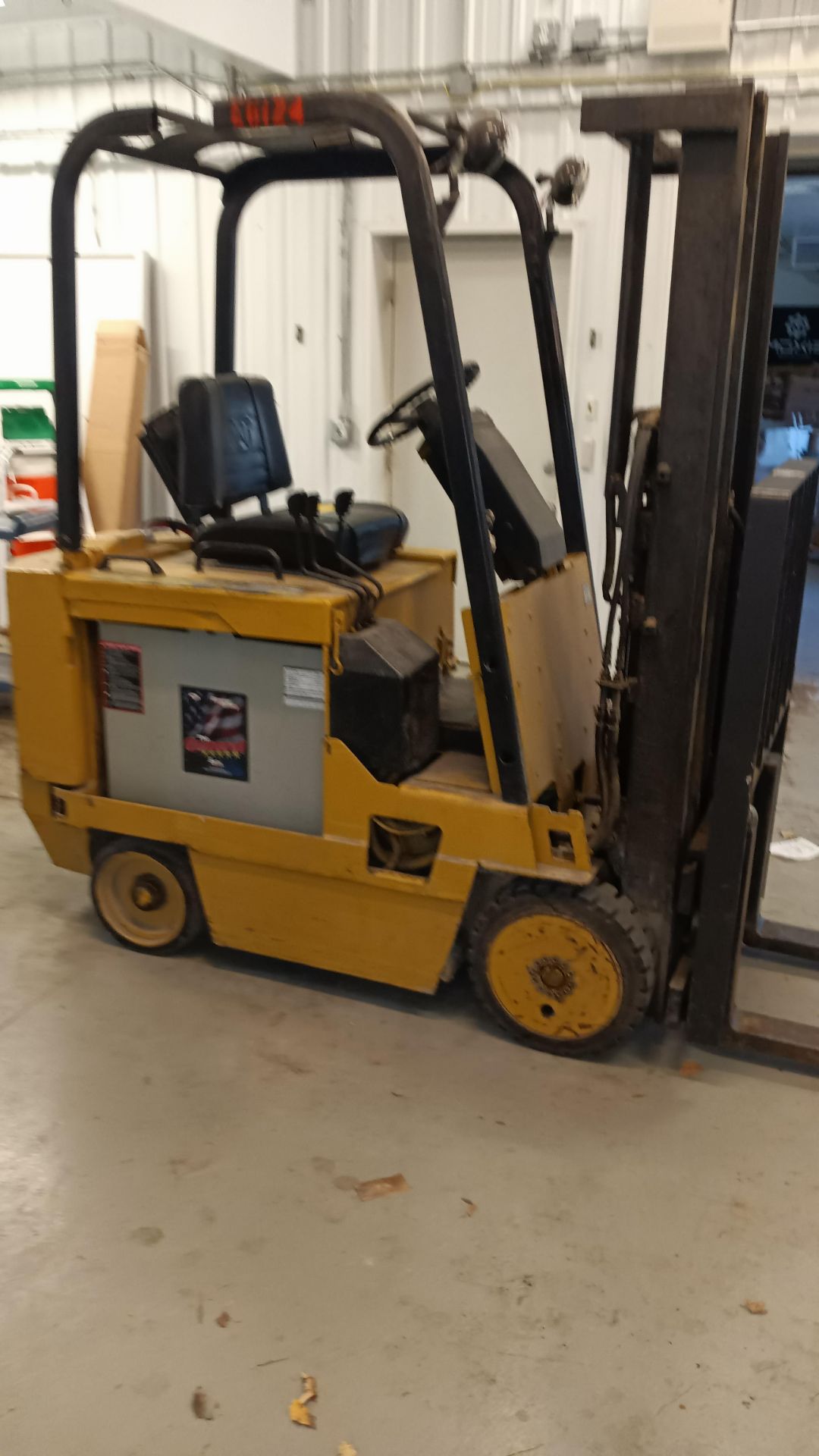 Caterpillar 4,000 lb Forklift, 188" Lft Ht, Electric - Image 2 of 4