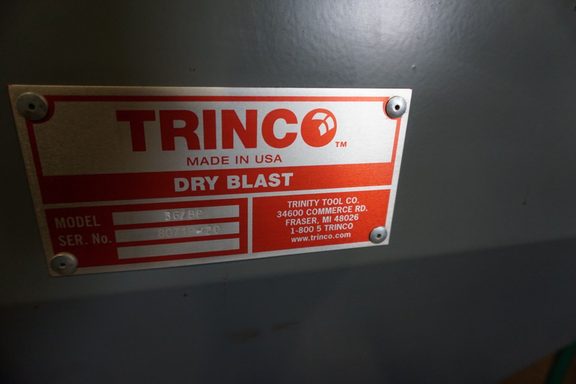 TRINCO DRY BLAST CABINET MDL: 36/BP, 24" X 36" INSIDE W/ DUST COLLECTOR - Image 2 of 6