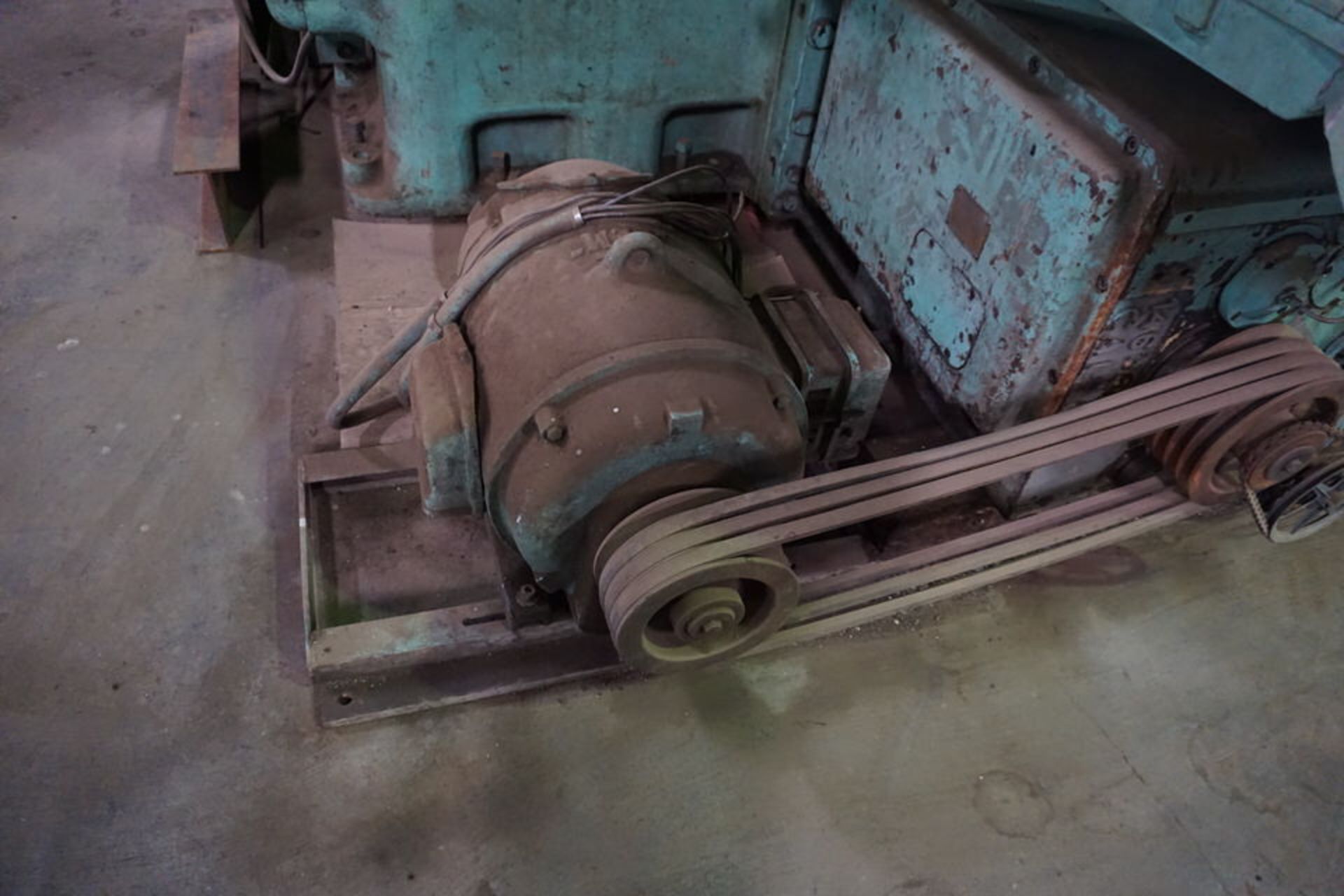BERTHING VERTICAL TURRET LATHE, MDL: HP9330, 55" 4 JAW CHUCK - Image 8 of 12