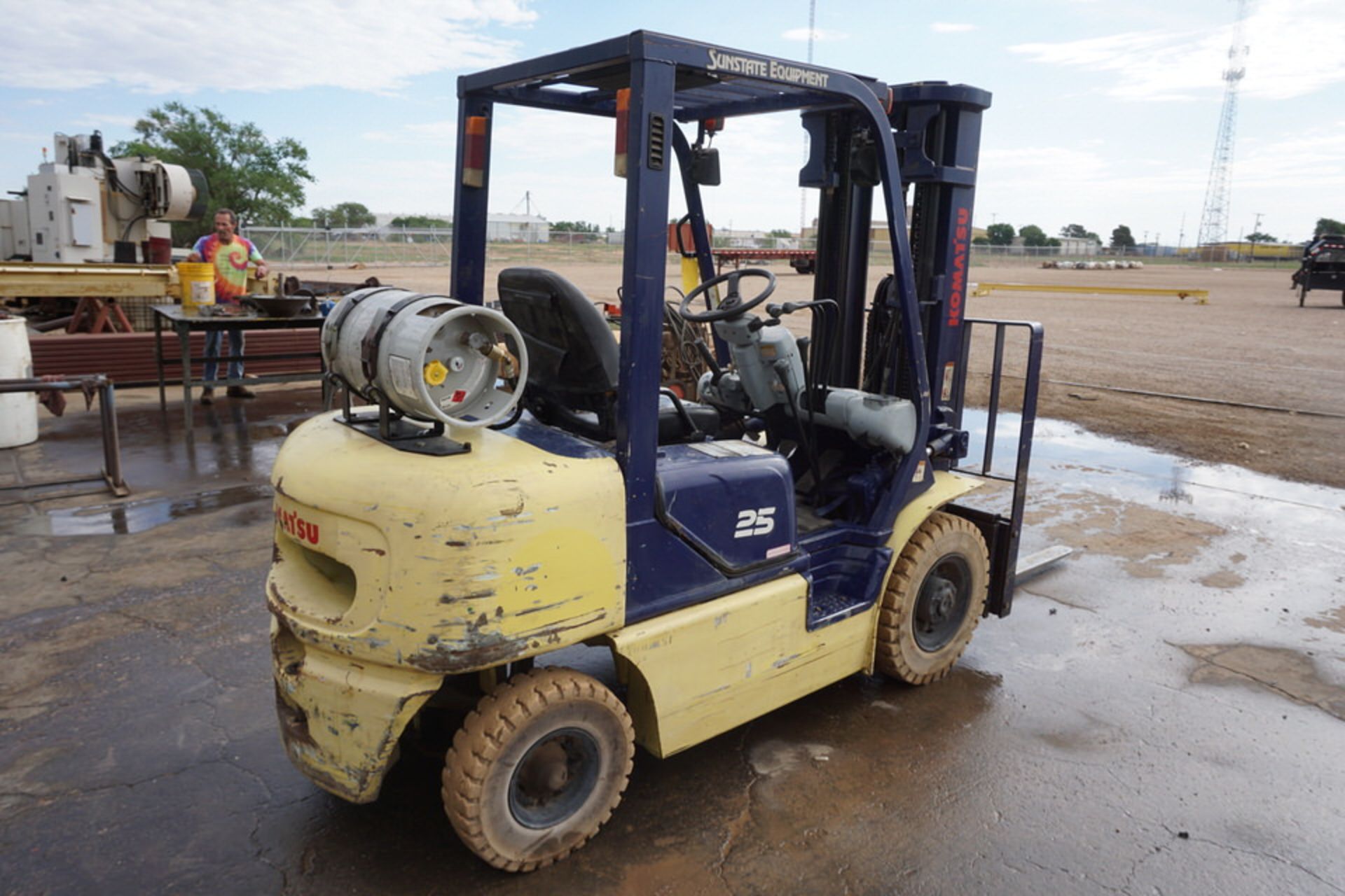 Komatsu G250-12 FORKLIFT, 3,750 CAP, 188" LIFT HT, (DELAYED REMOVAL UNTIL JUNE 21, 2023) - Image 4 of 11