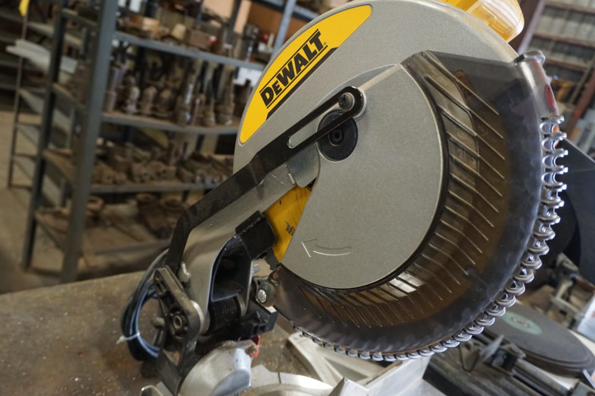 DEWALT 12" METAL CUTTING COMPOUND MITRE SAW MDL: DWS 715 - Image 2 of 3