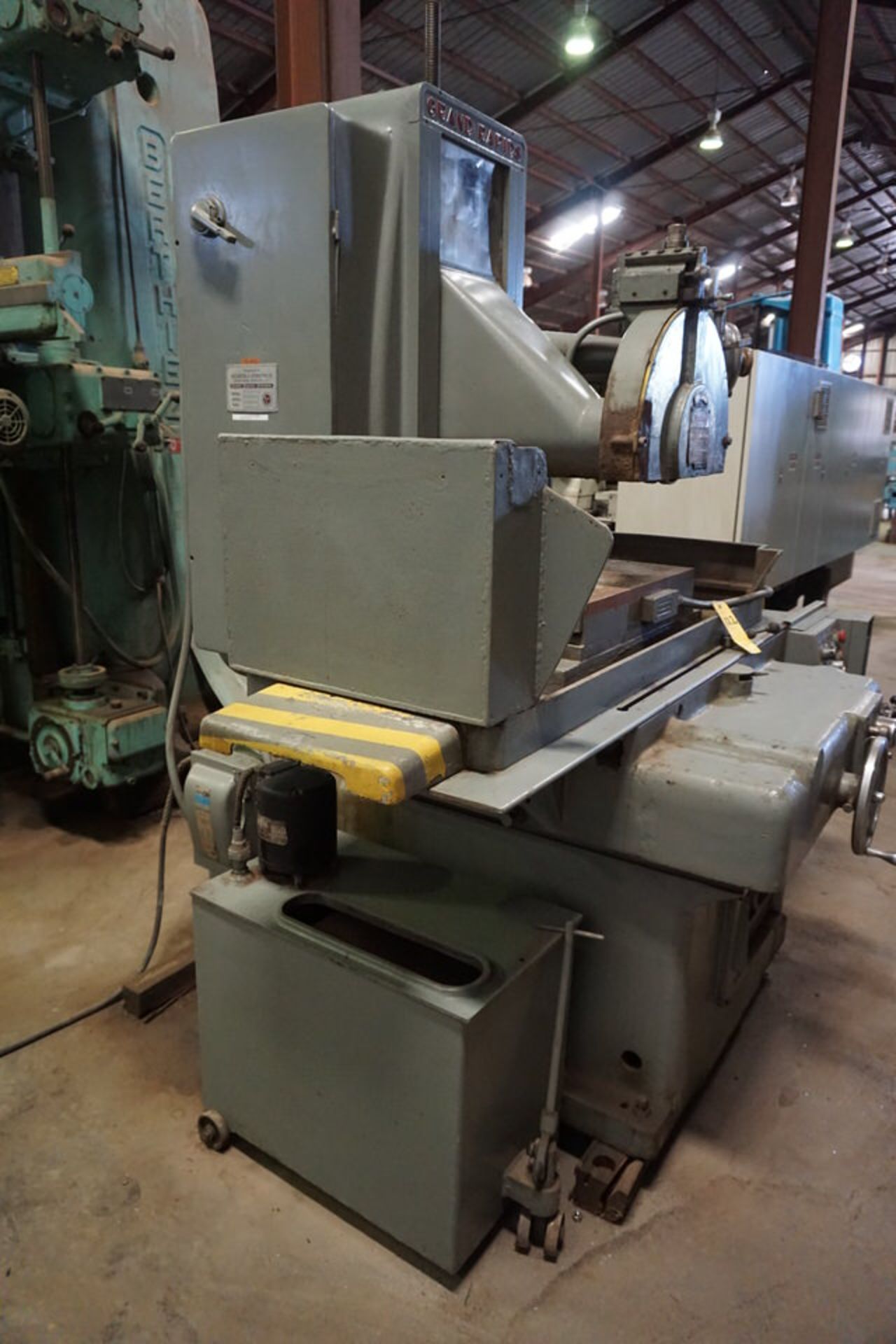 GRAND RAPIDS SURFACE GRINDER, MDL: 470, 18" X 24" MAG CHUCK, PUSH BUTTON CTRL - Image 9 of 14