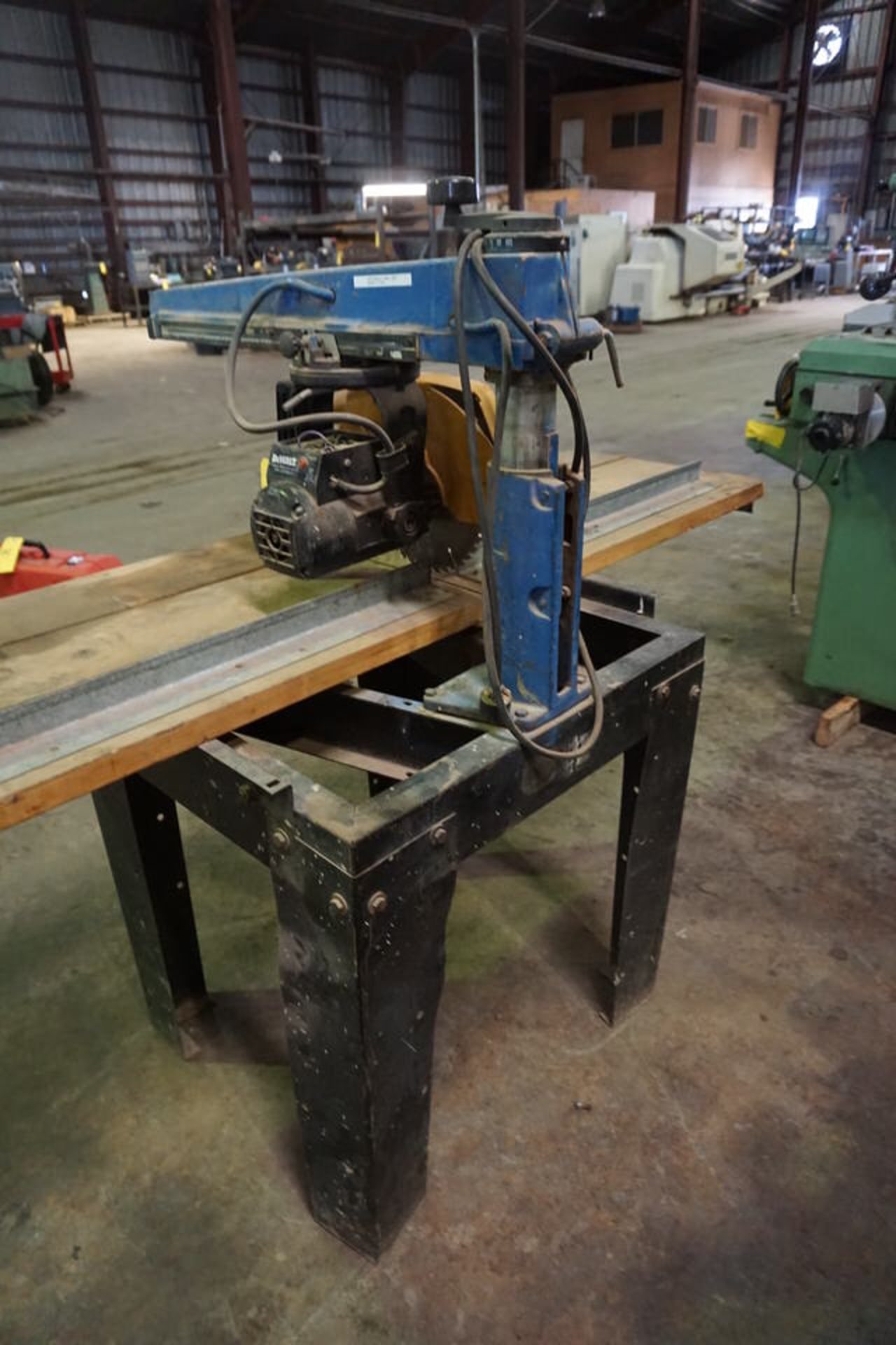 DEWALT RADIAL ARM SAW MD: 7790, NEEDS NEW MOTORS - Image 5 of 6