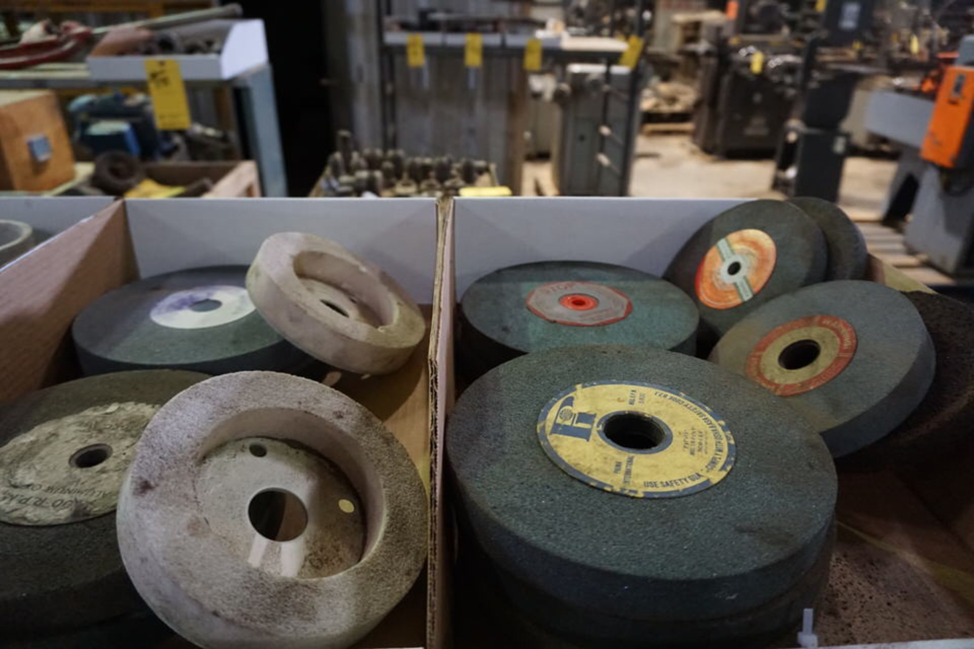 ASSORT GRINDING WHEELS - Image 2 of 3