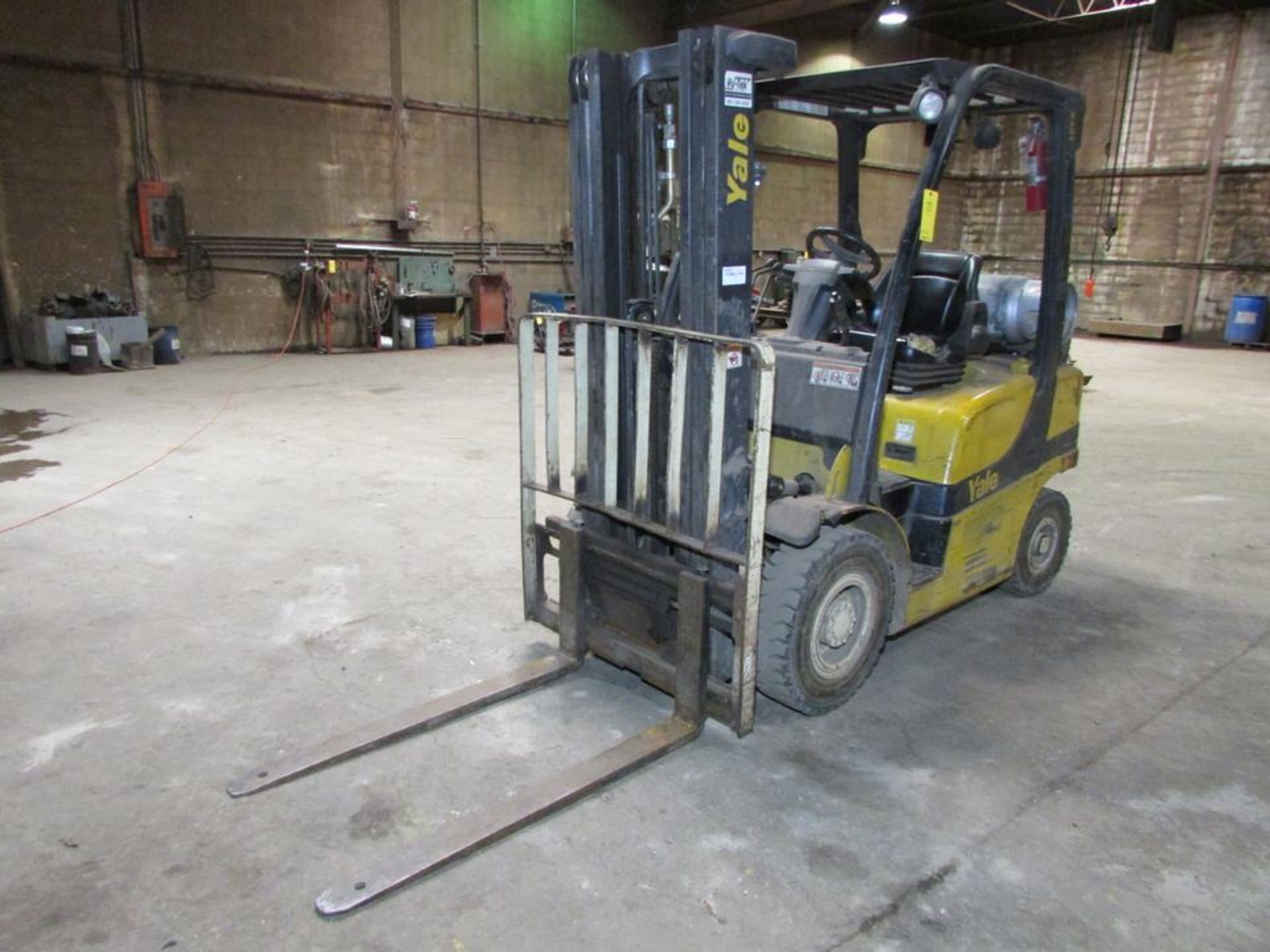 Yale GLP050VXNVSE084 4800-Lb LP Fork Truck, 48" Forks, 189" Mast, Side Shift, Solid Rubber Tires,