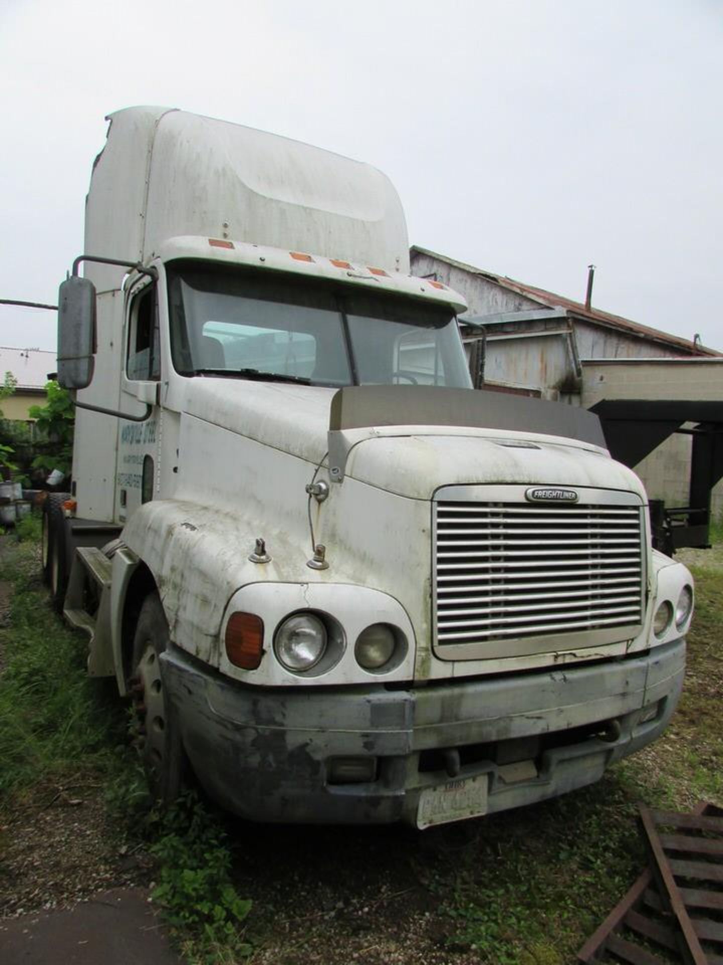 2002 Freightliner Century Class Day Cab Truck Tractor, 52,000 GVWR, Eaton Fuller 10-Speed Manual