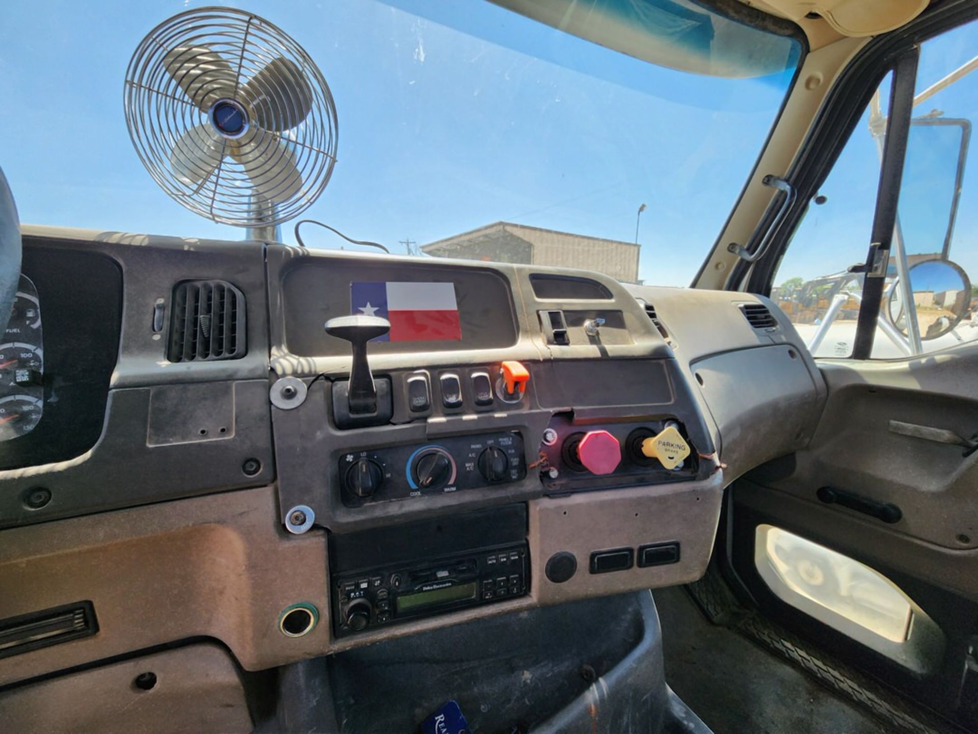 2005 Sterling Tractor Trailer (Diesel) TX Plate: 1L5-3505; Vin: 2FWJAZCG76AV42837; W/ Detroit Diesel - Image 24 of 32