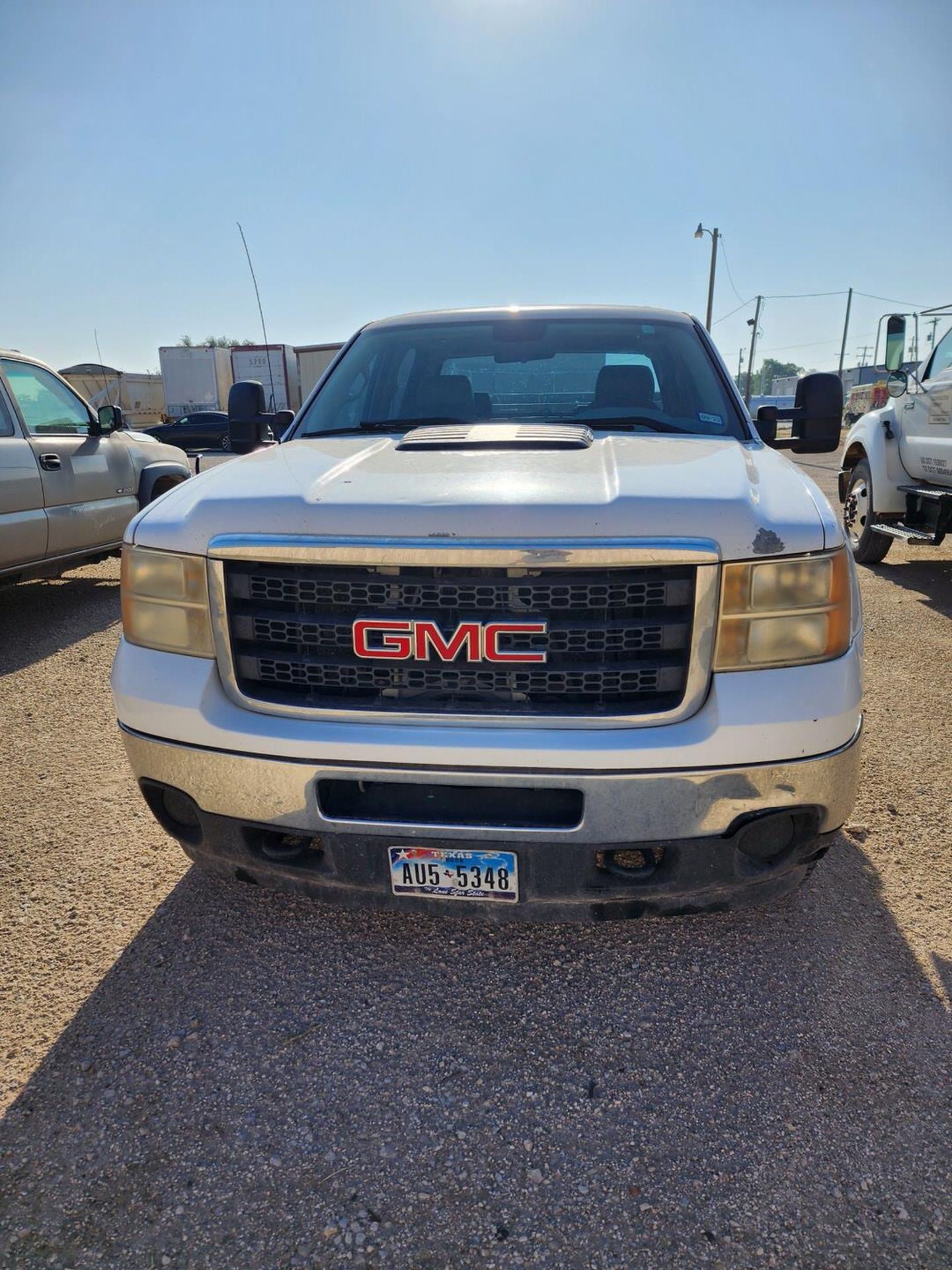 2010 GMC Sierra Truck (Gasoline) Mileage: 212,114 ; Vin: 1GT11ZCGBF103213; TX Plate: AU5-5348; - Image 2 of 17