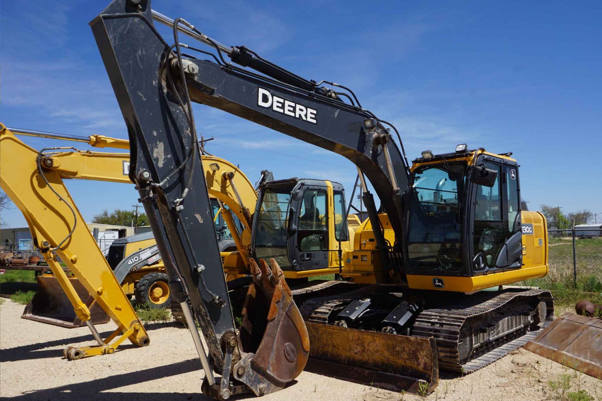 2017 John Deere 130G Excavator 102" Blade Attachment; W/ 17"W Bucket