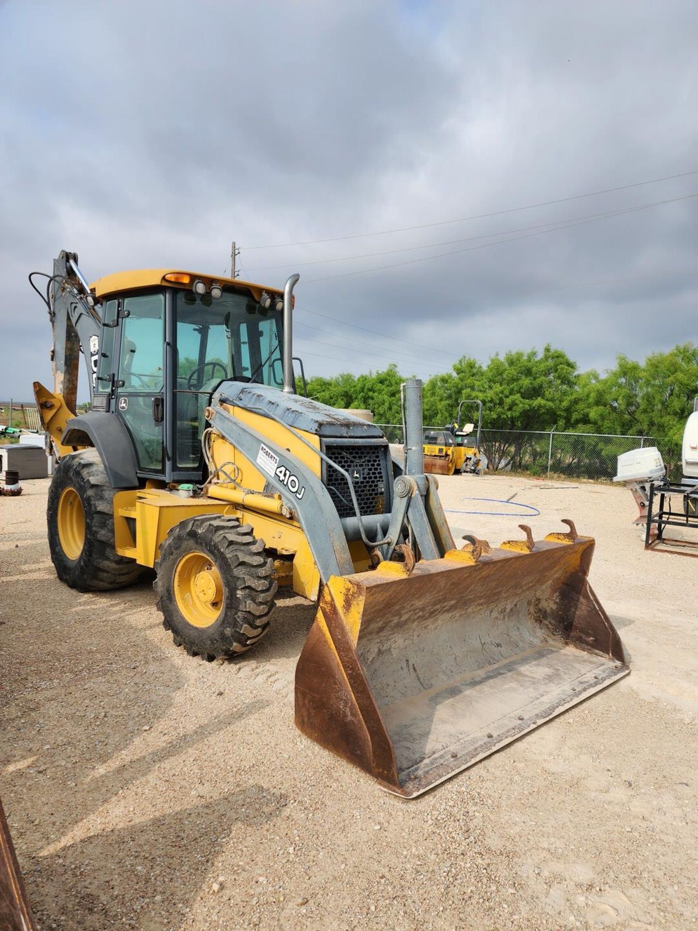 2008 John Deere 410J Backhoe Loader W/ 1.5 cu/yd Bucket; Pin: T0410JX164440; Hrs: 9,221.4 - Image 3 of 19