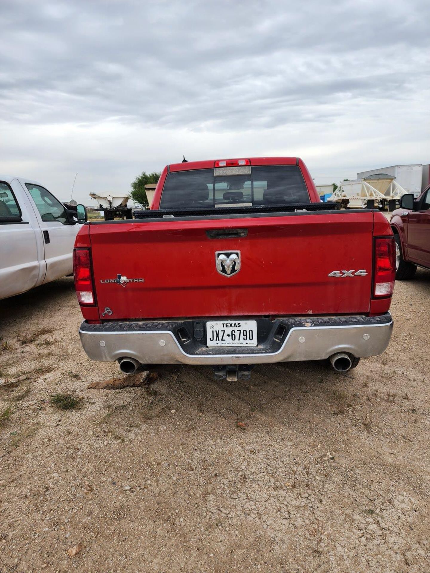 2017 Dodge Ram 1500 Hemi Truck (Gasoline) Mileage: 89,578 ; Vin: 1C6RR7T2HS719480; TX Plate: JXZ- - Image 7 of 19