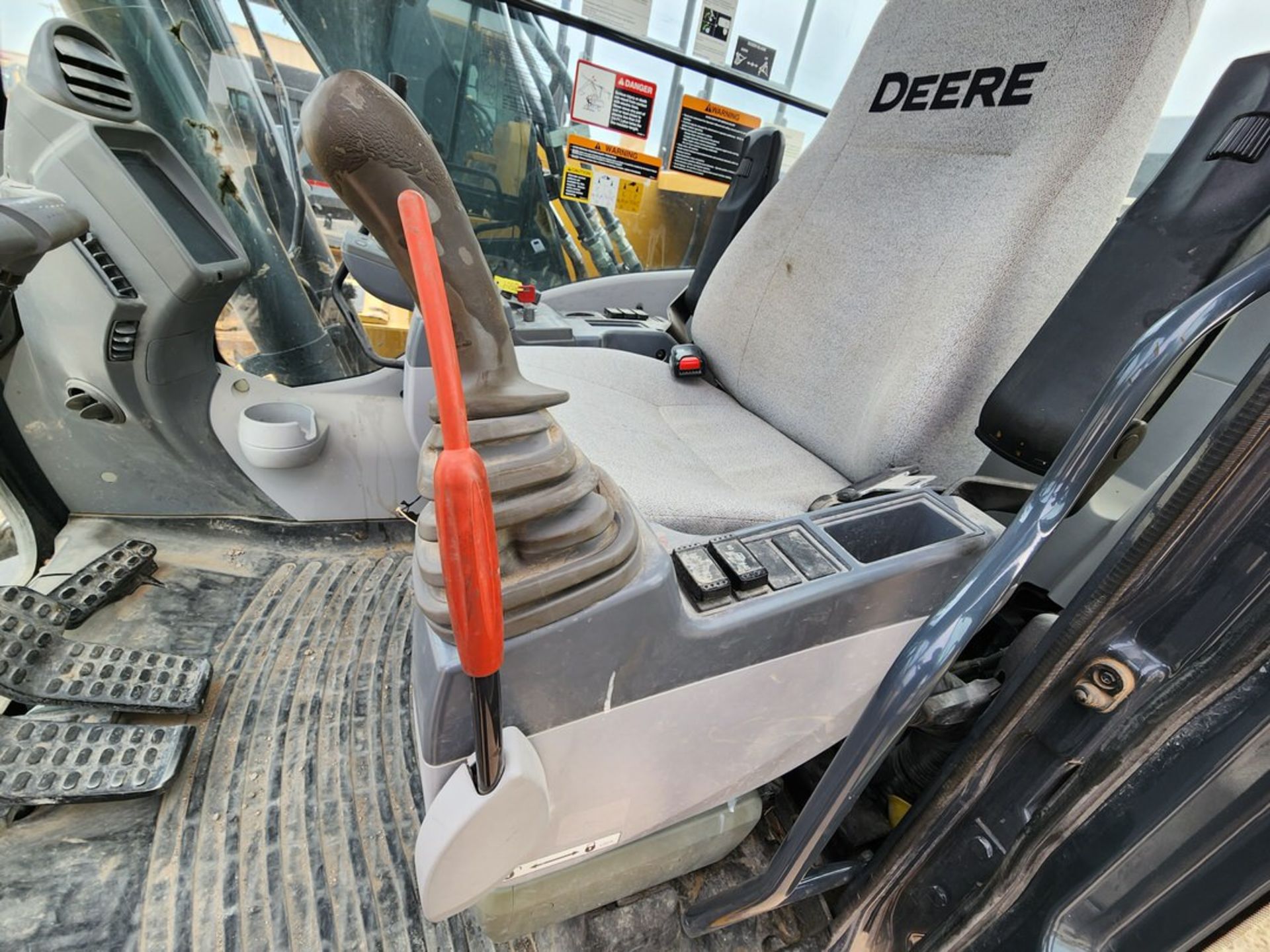 2017 John Deere 130G Excavator 102" Blade Attachment; W/ 17"W Bucket - Image 28 of 32