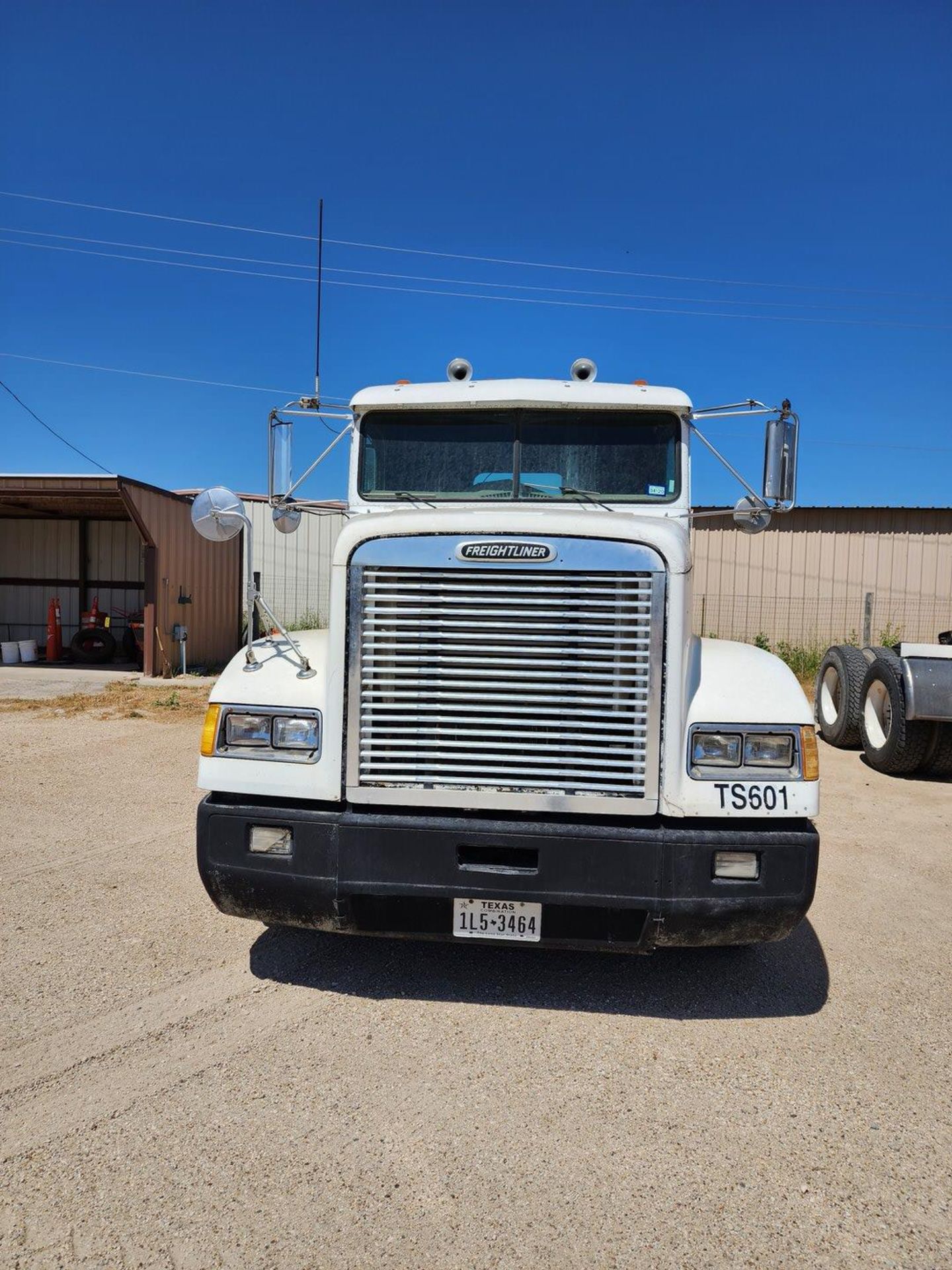 1994 Freightliner Tractor Trailer (Diesel) TX Plate: 1L5-3464; Vin: 1FUYDZYB4SH756624; W/ Detroit - Image 2 of 33