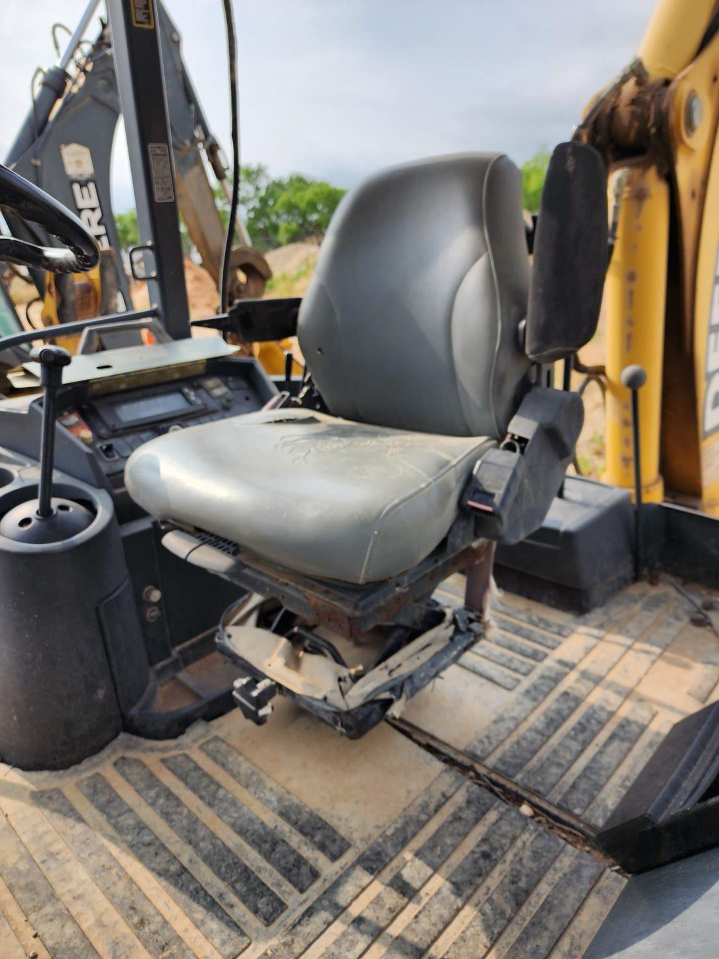 2005 John Deere 310SG Backhoe Loader W/ 1.25 cu/yd Bucket; Pin: T0310SG943525; Hrs: 1,050 - Image 20 of 24