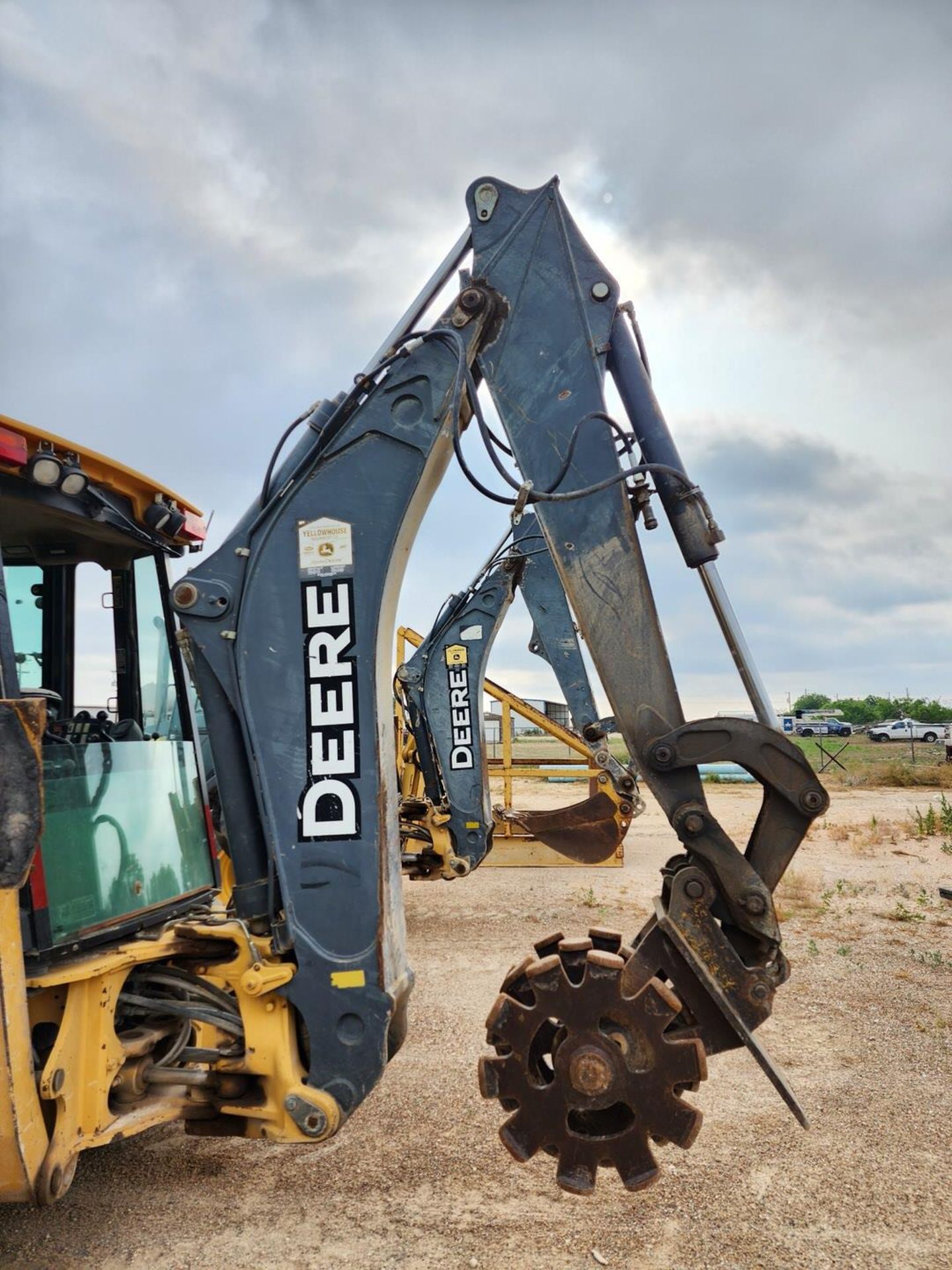 2007 John Deere 410J Backhoe Loader W/ 1.5 cu/yd Bucket & W/ Self Aligning Roller Bearing; Pin: - Image 10 of 24