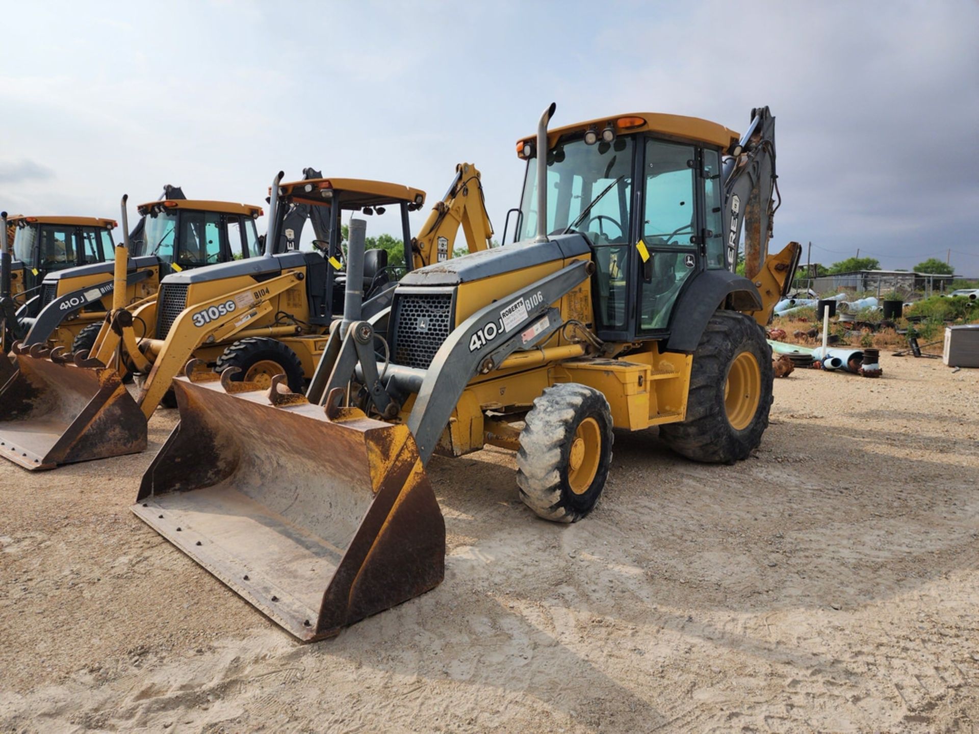 2008 John Deere 410J Backhoe Loader W/ 1.5 cu/yd Bucket; Pin: T0410JX164440; Hrs: 9,221.4 - Image 2 of 19