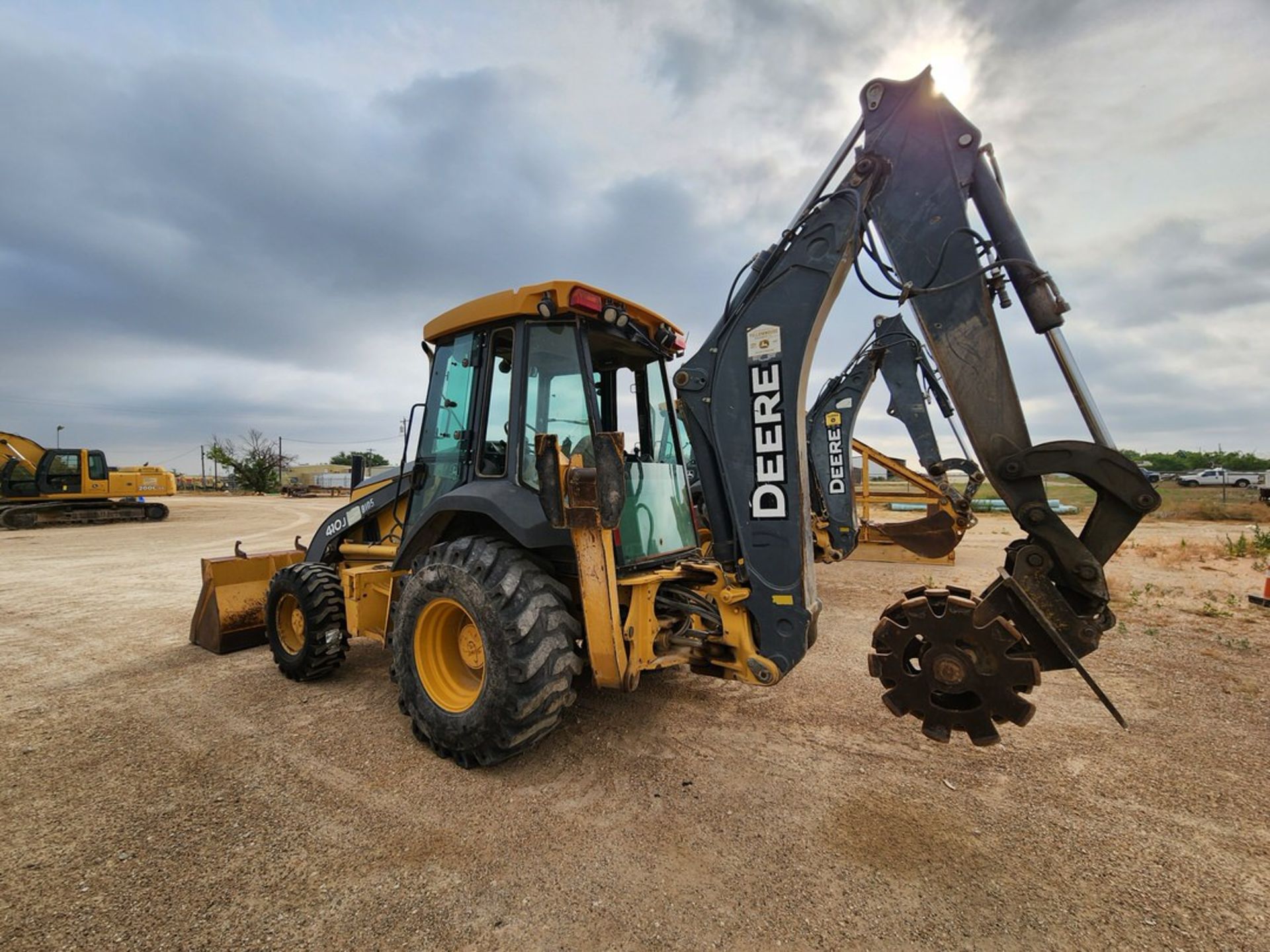 2007 John Deere 410J Backhoe Loader W/ 1.5 cu/yd Bucket & W/ Self Aligning Roller Bearing; Pin: - Image 6 of 24