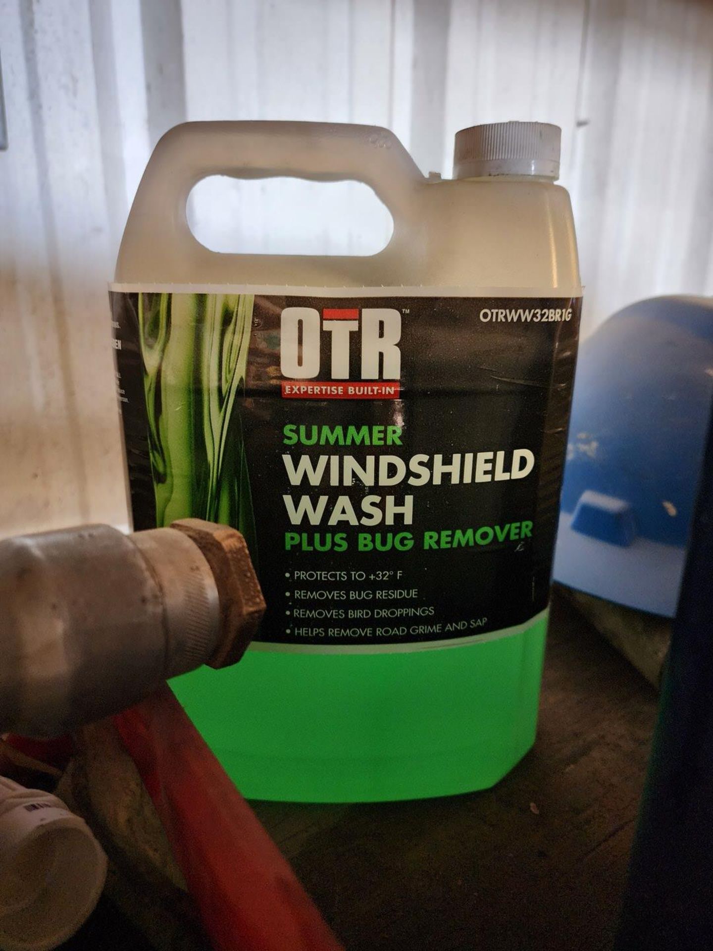 Contents Of Rack To Include But Not Limited To: Delo SAE 15W-40 Hvy Duty Diesel Engine Oil; - Image 19 of 36