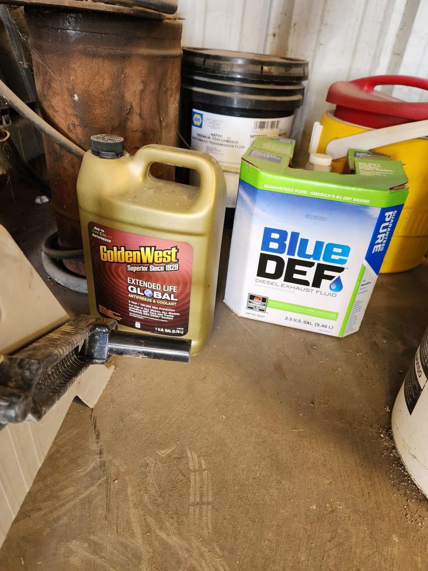 Contents Of Rack To Include But Not Limited To: Delo SAE 15W-40 Hvy Duty Diesel Engine Oil; - Image 8 of 36