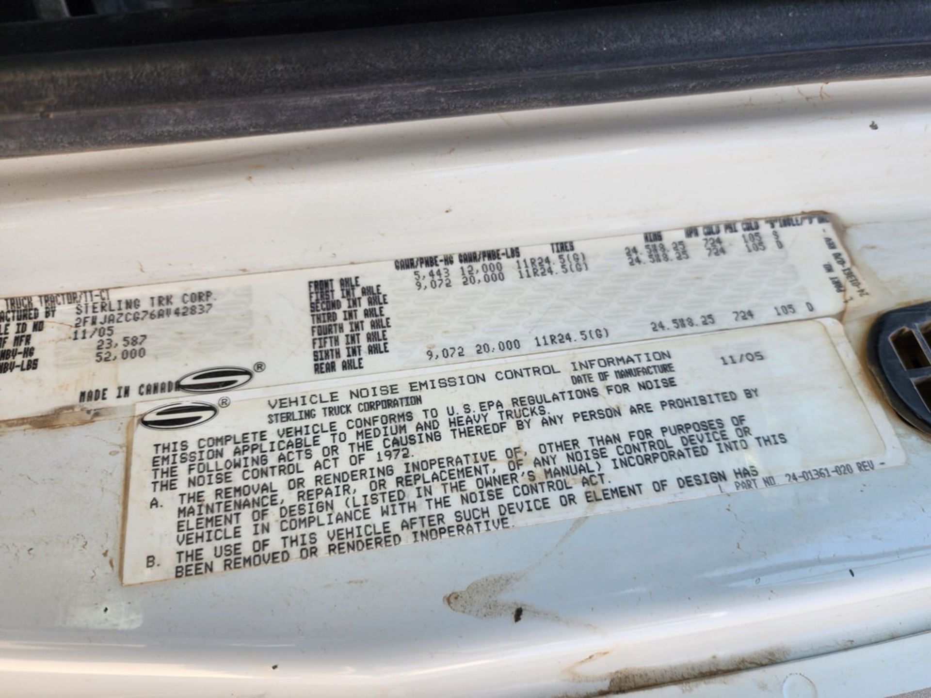 2005 Sterling Tractor Trailer (Diesel) TX Plate: 1L5-3505; Vin: 2FWJAZCG76AV42837; W/ Detroit Diesel - Image 20 of 32