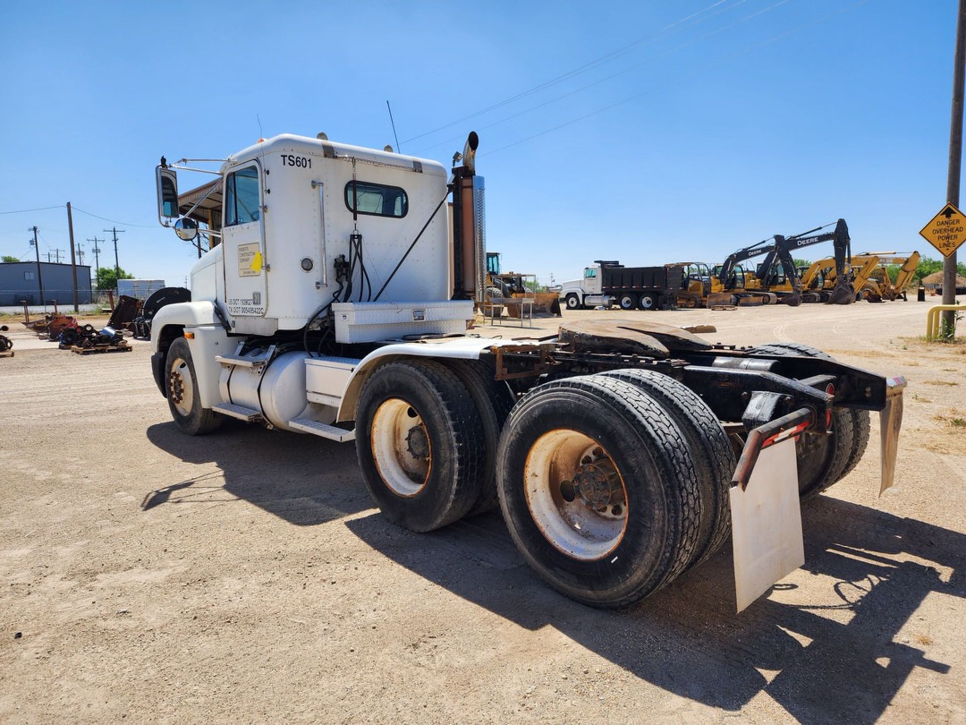 1994 Freightliner Tractor Trailer (Diesel) TX Plate: 1L5-3464; Vin: 1FUYDZYB4SH756624; W/ Detroit - Image 10 of 33