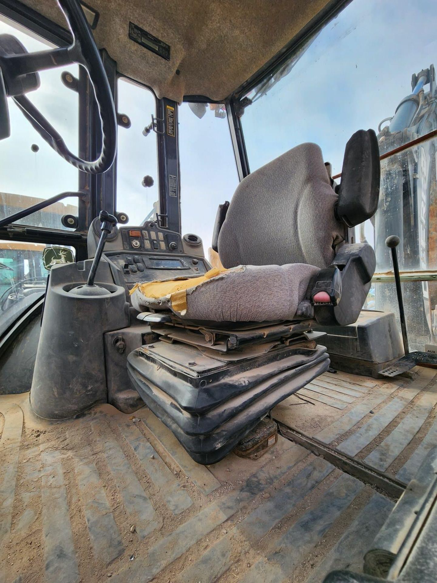 2008 John Deere 410J Backhoe Loader W/ 1.5 cu/yd Bucket; Pin: T0410JX164440; Hrs: 9,221.4 - Image 10 of 19