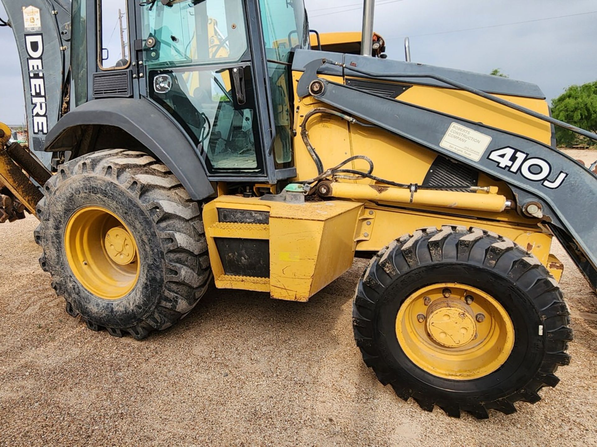 2007 John Deere 410J Backhoe Loader W/ 1.5 cu/yd Bucket & W/ Self Aligning Roller Bearing; Pin: - Image 4 of 24