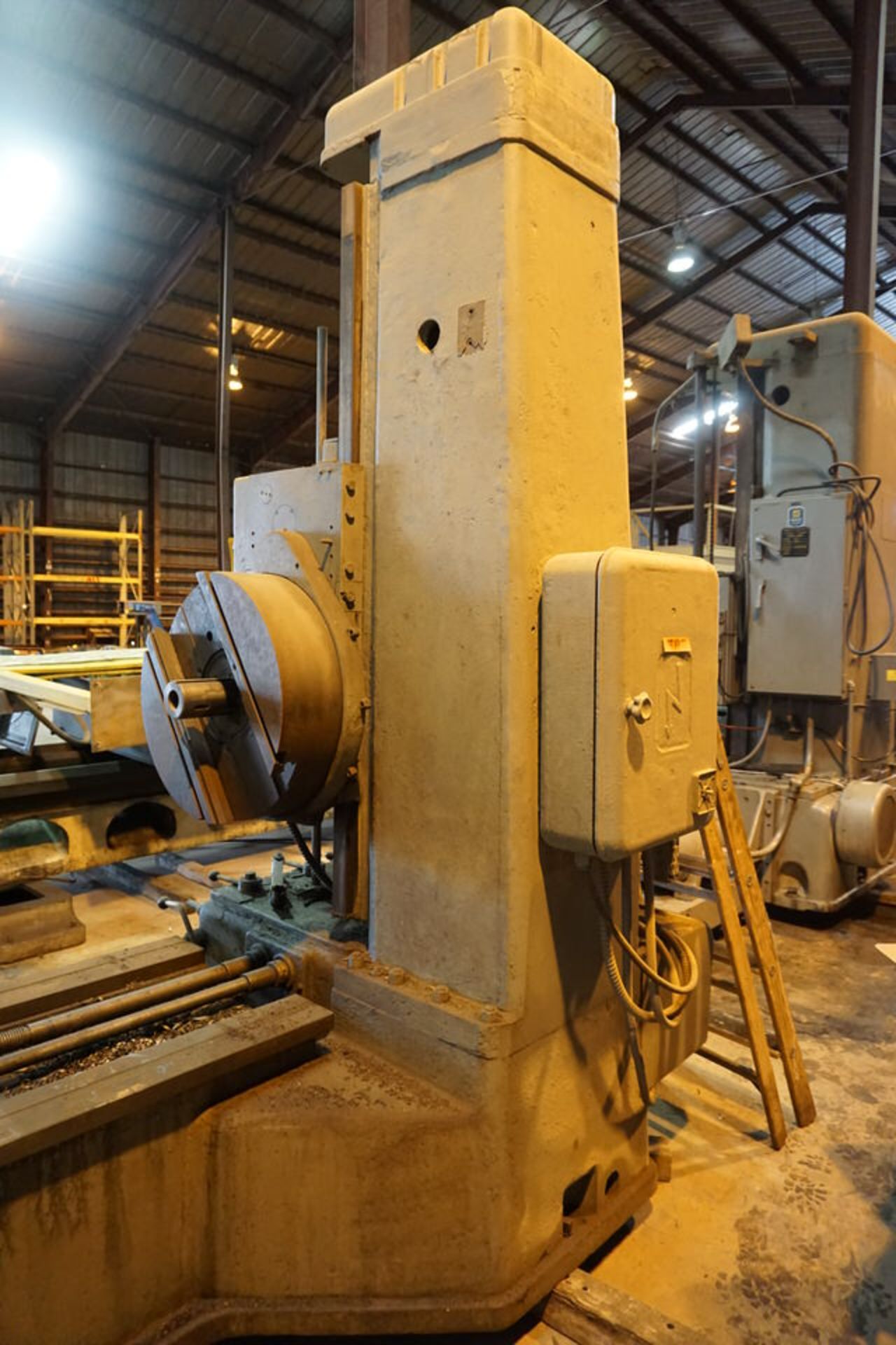 STENBERG HORIZONTAL BORING MILL MDL; AV90, 36" X 42" TABLE, TAILSTOCK - Image 9 of 10