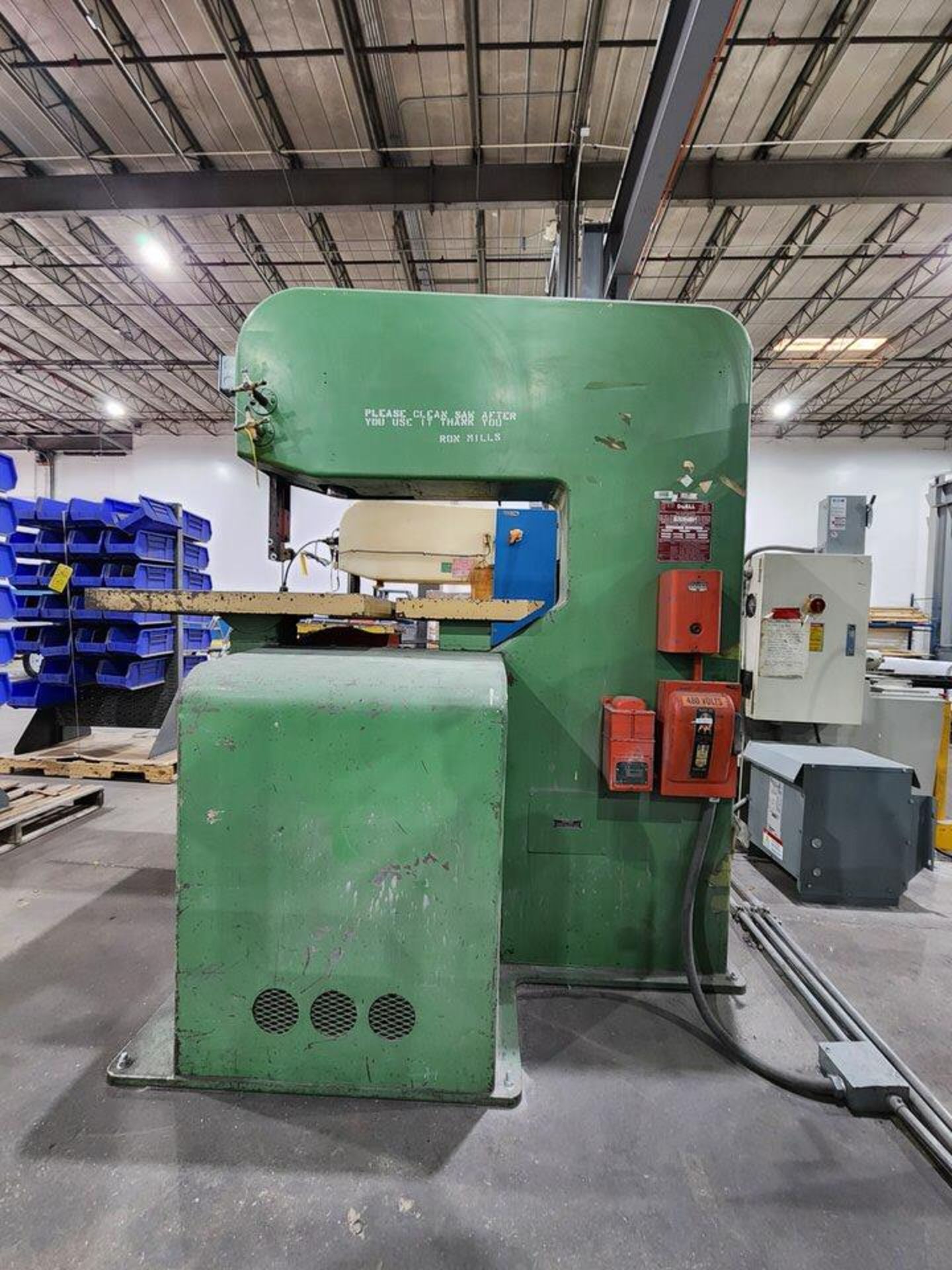 DoAll Z-36A 36" Vertical Bandsaw 440V, 3PH, 60HZ; (1) Table, 30" Dia; (1) Table, 20" x 17" - Image 15 of 17