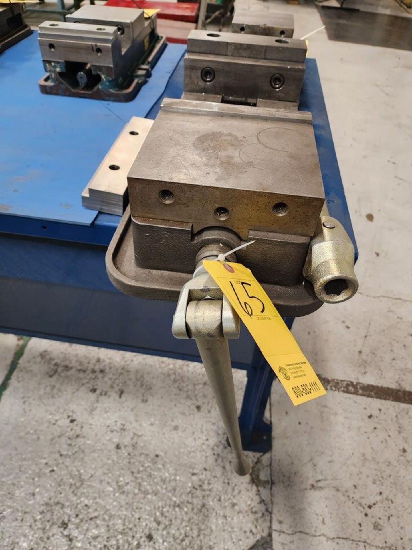 Kurt 8" Vise W/ Extra Handle