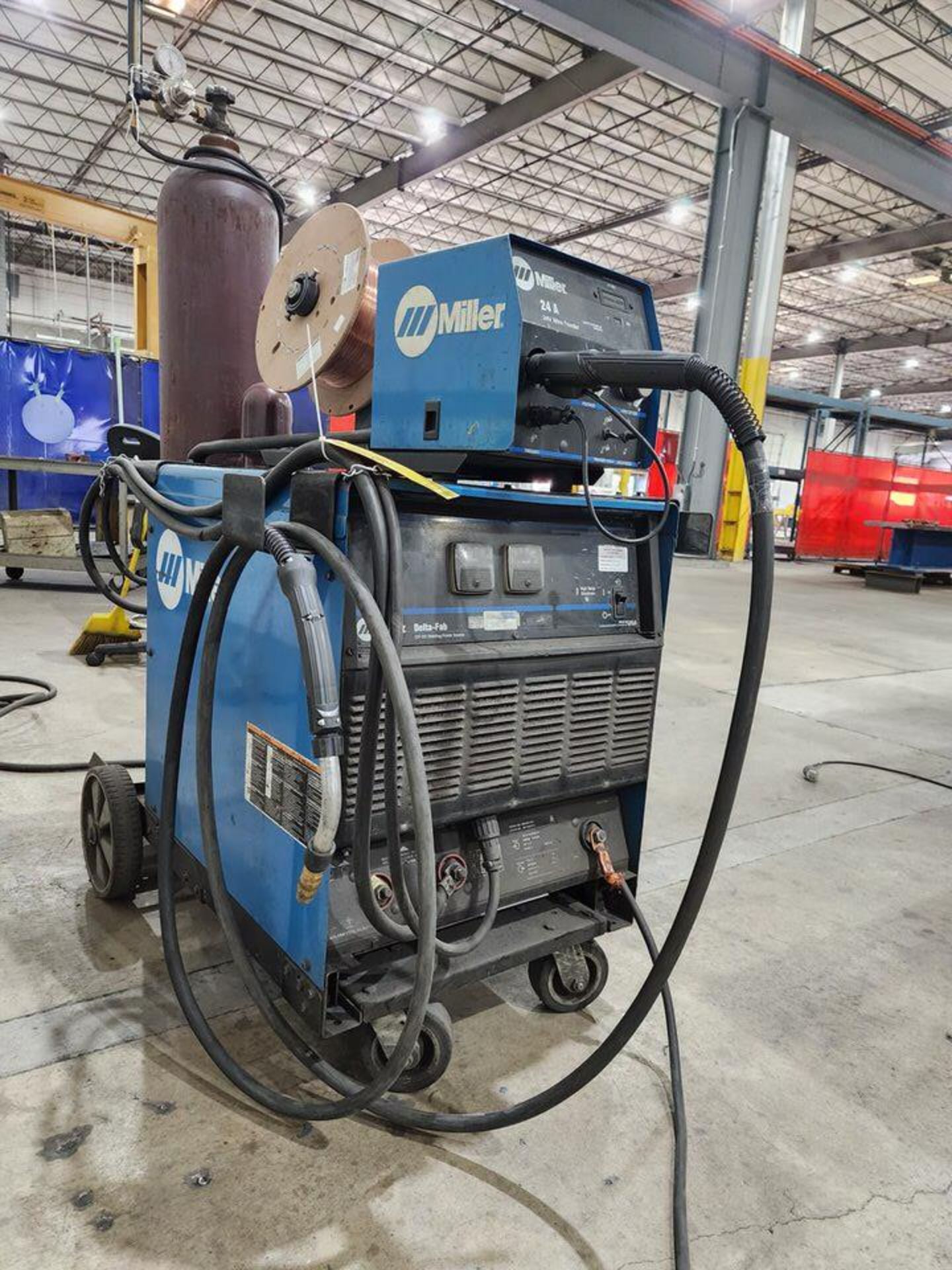 Miller DeltaFab Mig Welder 230/460/575V, 69/35/28A, 375A, 17.6kW, 3PH, 60HZ; W/ 24A Wire Feeder ( - Image 2 of 7