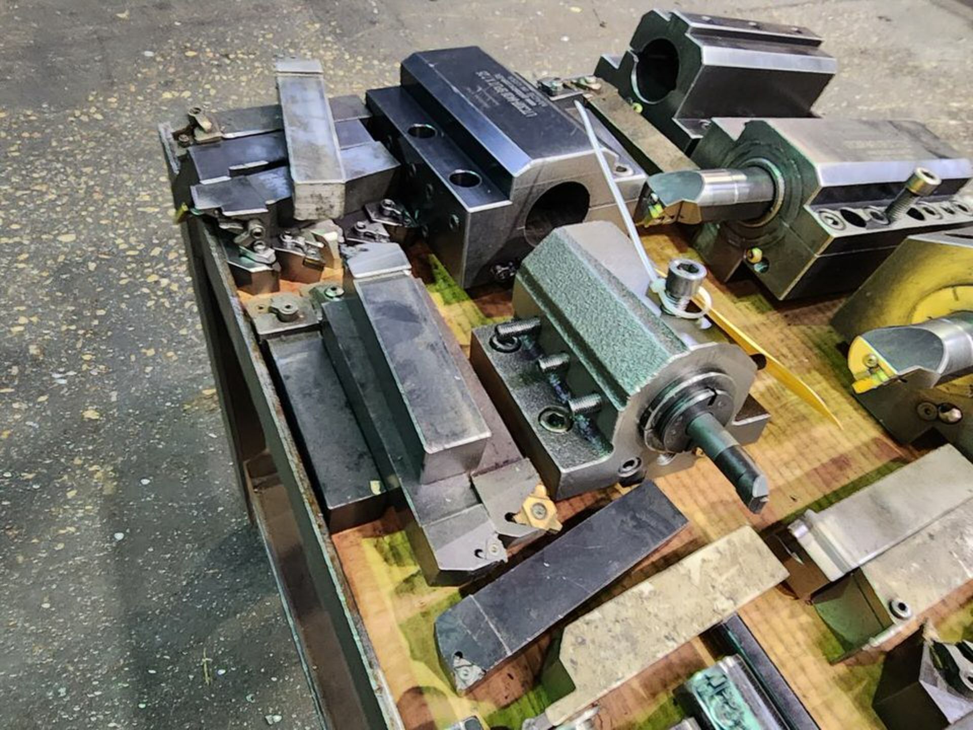 Space Turn Lathe Assorted Tooling - Image 8 of 14