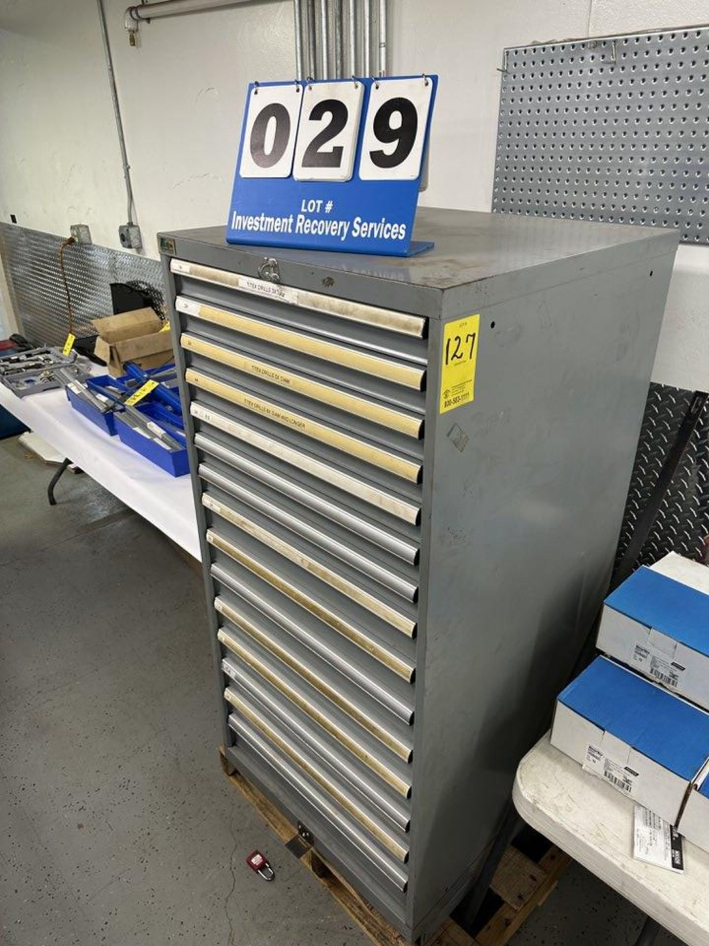 15 Drawer Lista Tool Cabinet w/ Cont: Assort Tooling