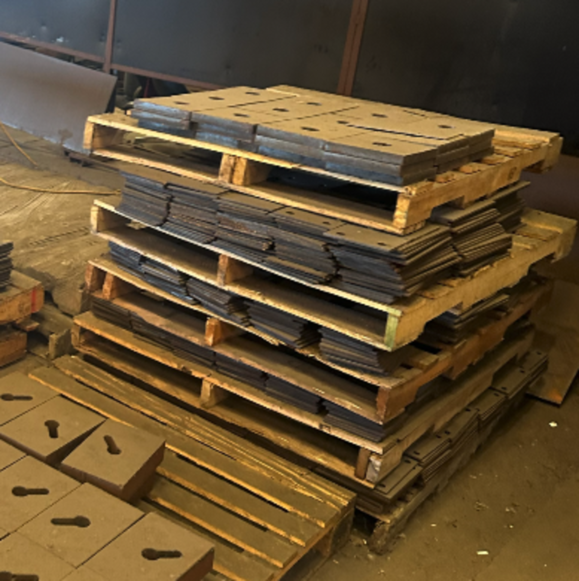 (5) Pallets of 4"x6"x3/16" Punched Plates