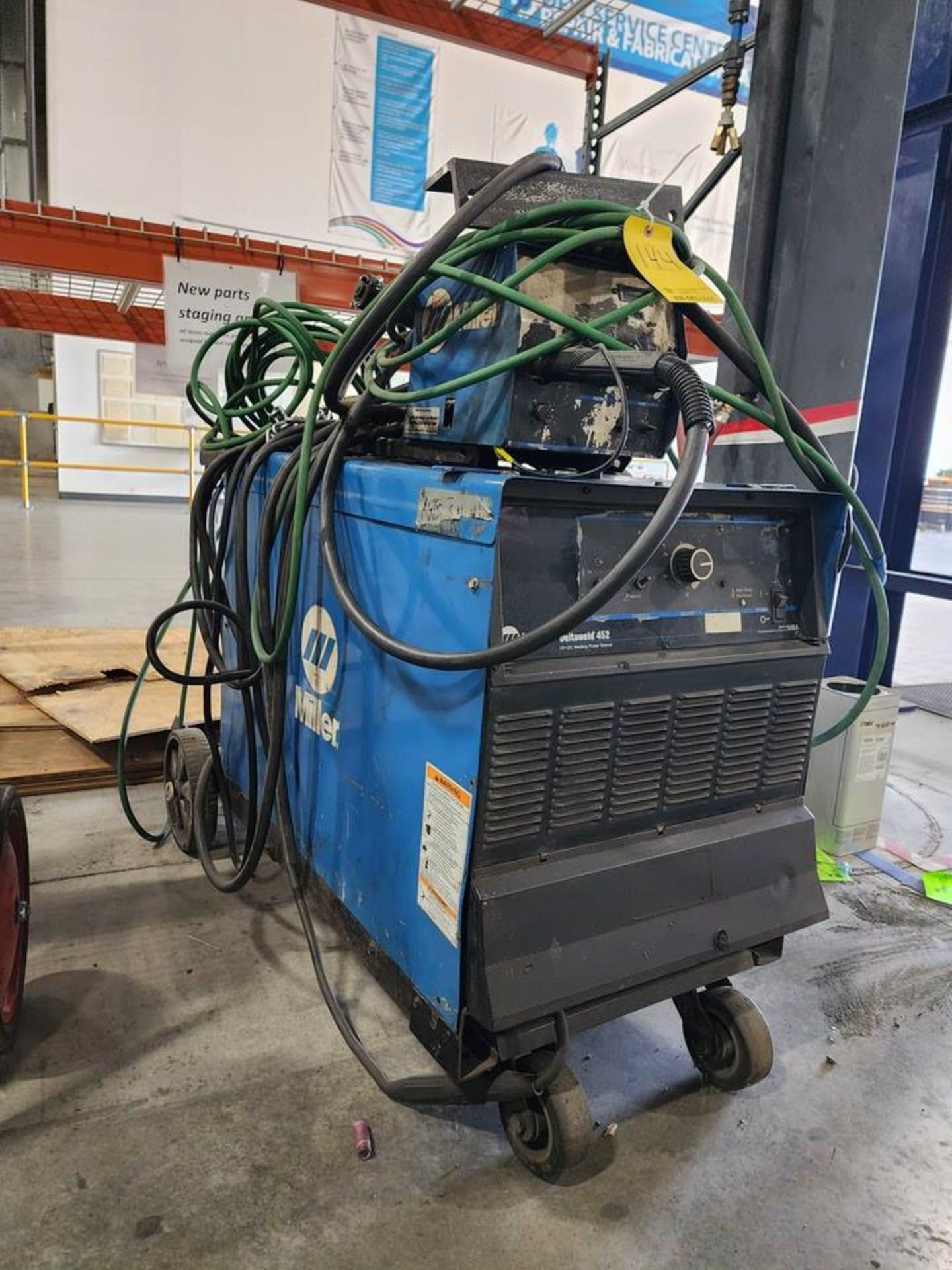 Miller Deltaweld452 Welder 230/460/575V, 63/32/25A, 21.1KW, 3PH, 60HZ; W/ 24V Wire Feeder - Image 2 of 11